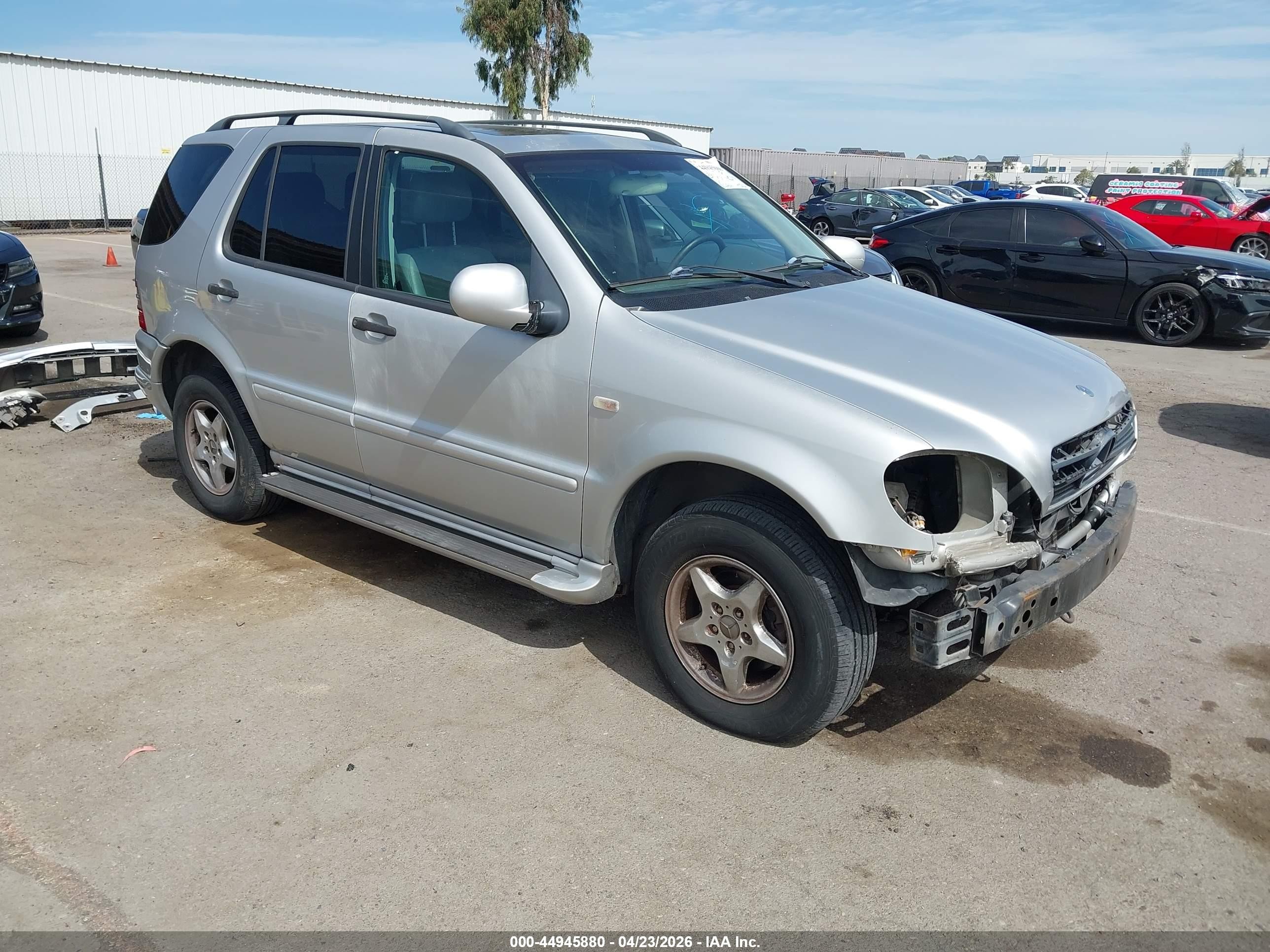 2000 Mercedes-benz Ml 320   Серебряный vin: 4JGAB54E7YA181911