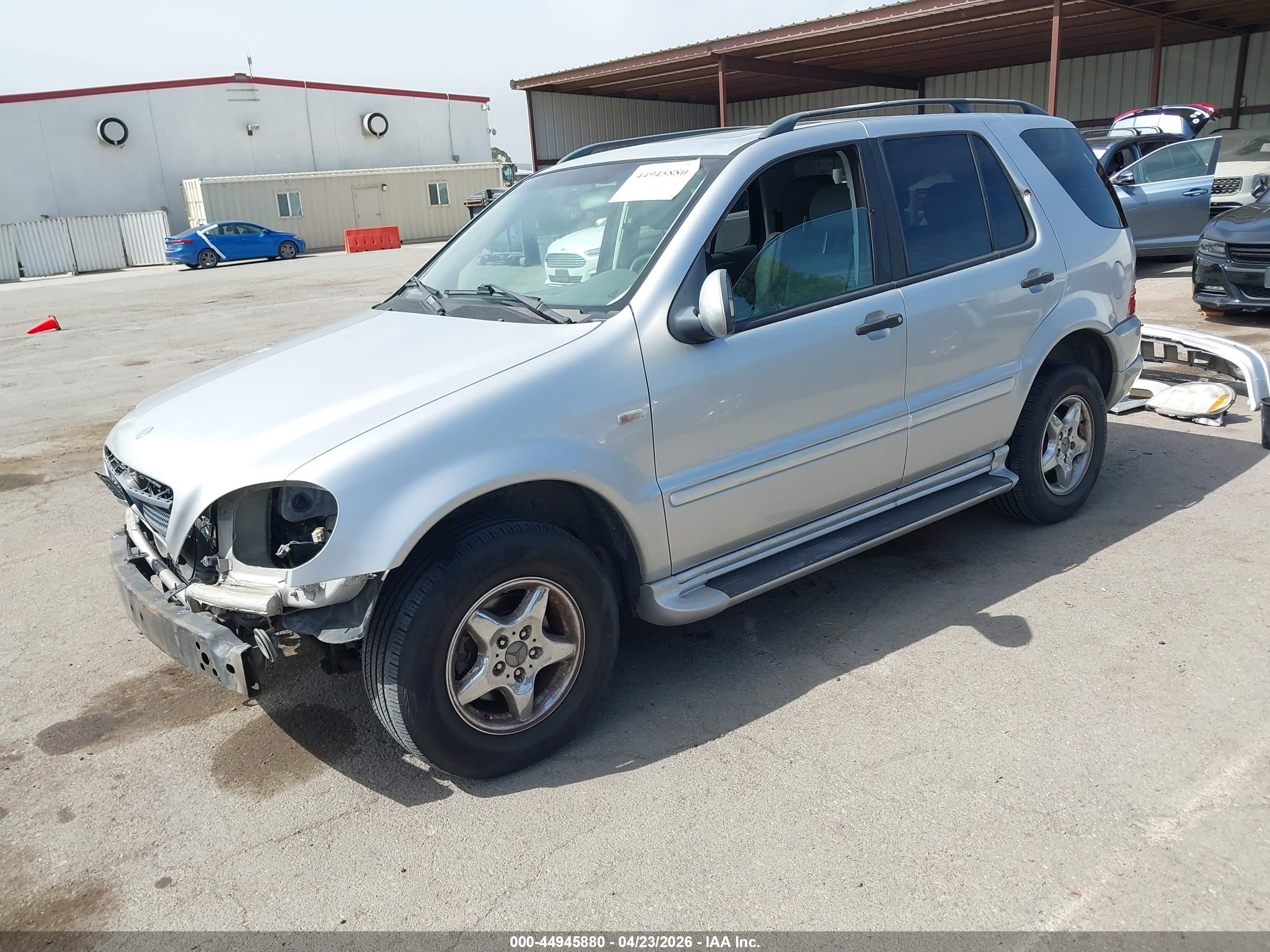 2000 Mercedes-benz Ml 320   Серебряный vin: 4JGAB54E7YA181911