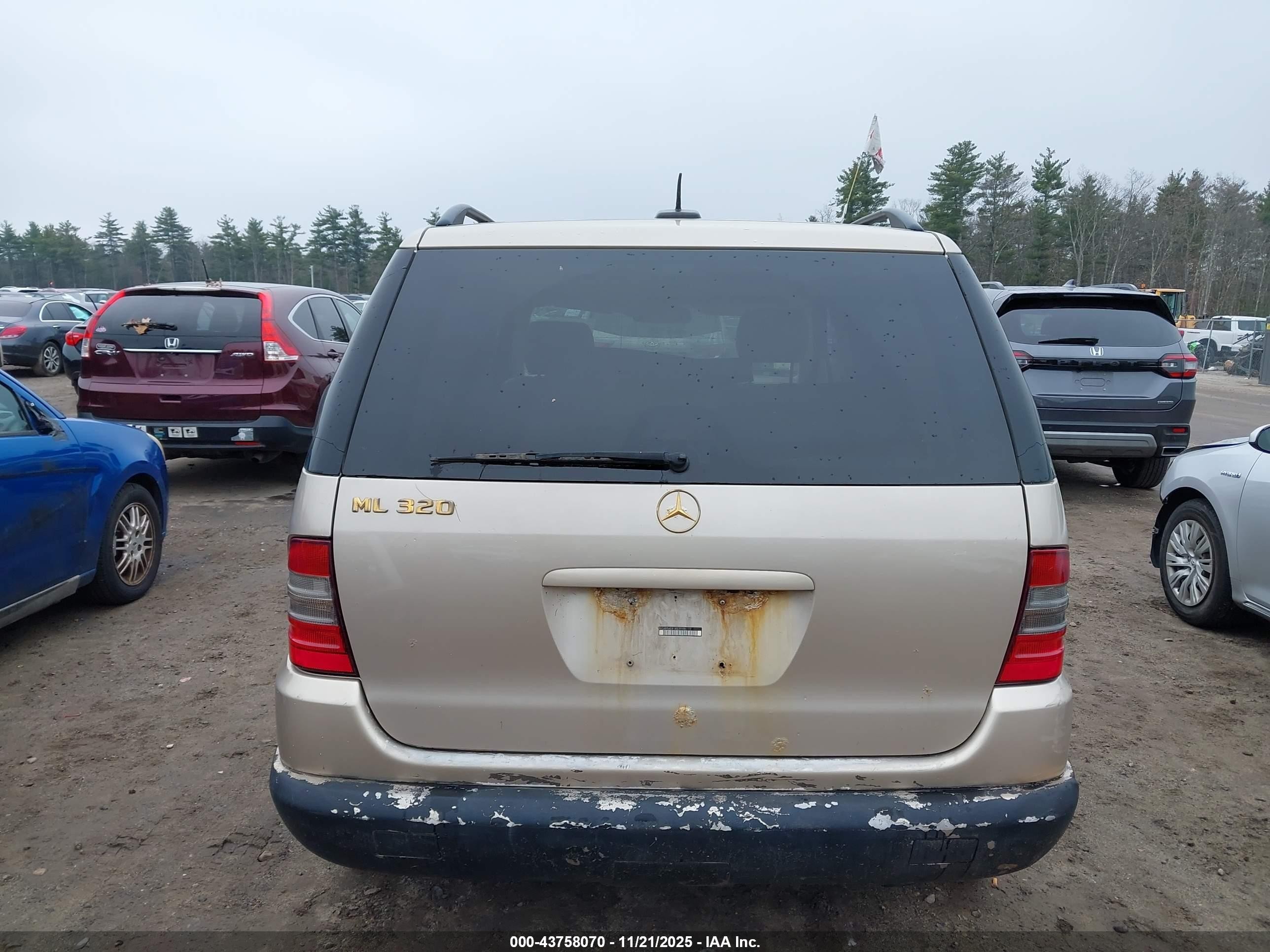 2001 Mercedes-benz Ml 320   Gold vin: 4JGAB54E81A239191