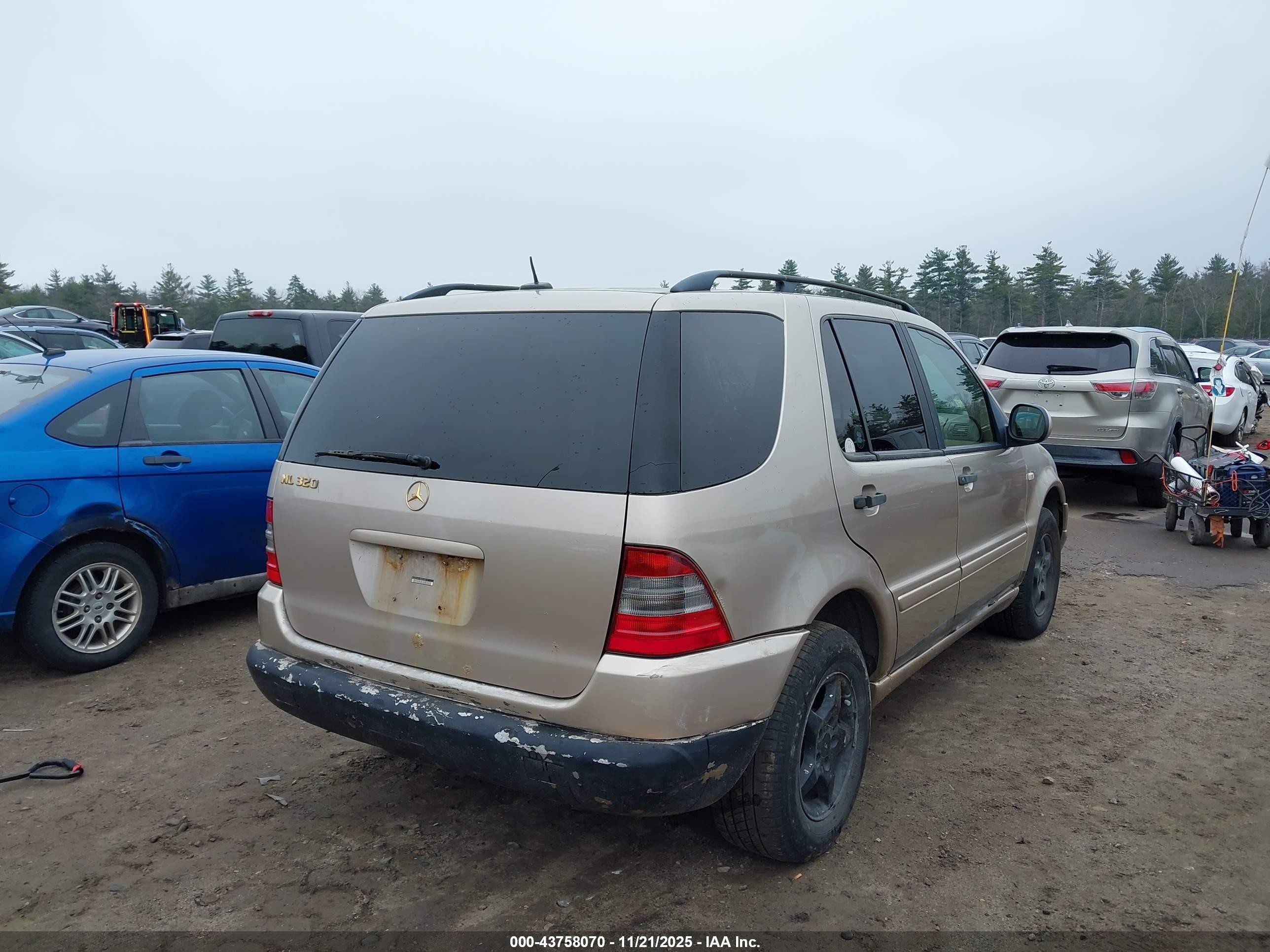 2001 Mercedes-benz Ml 320   Gold vin: 4JGAB54E81A239191