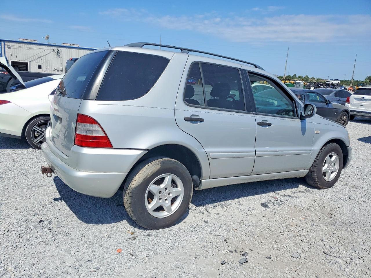 2001 Mercedes-benz Ml 320 Silver vin: 4JGAB54E81A260817