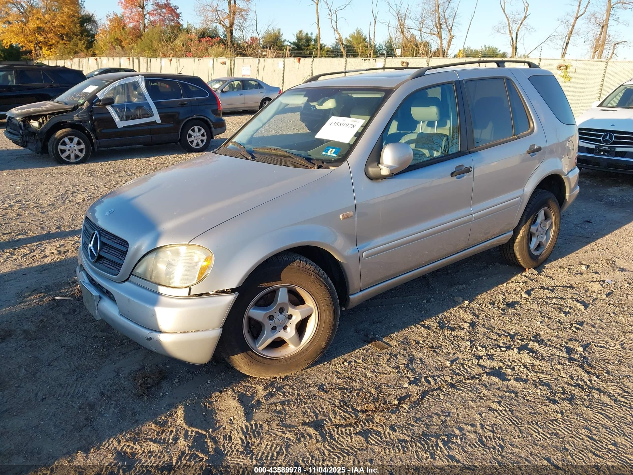 2001 Mercedes-benz Ml 320   Silver vin: 4JGAB54E81A280629