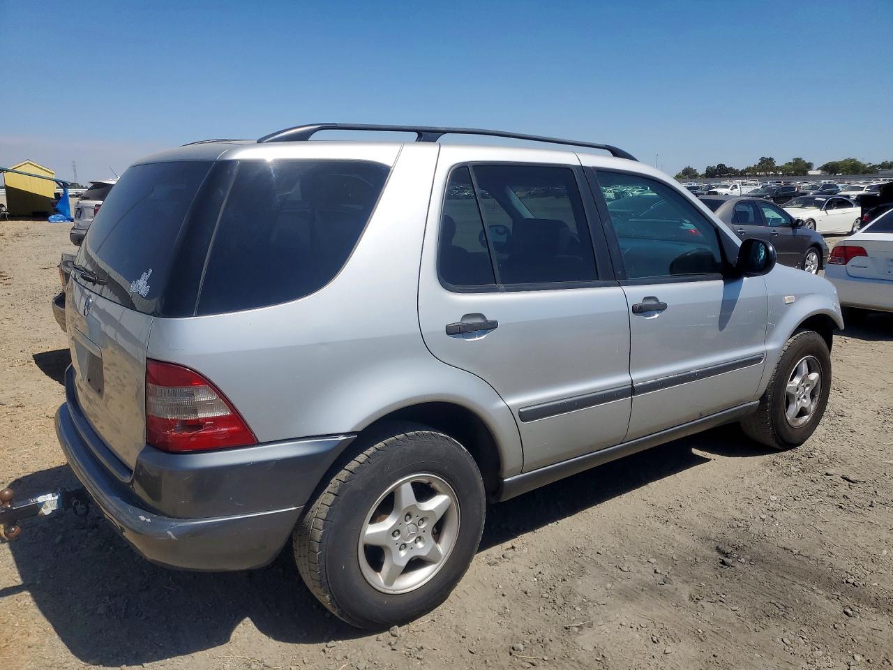 1998 Mercedes-benz Ml 320 Silver vin: 4JGAB54E8WA037507