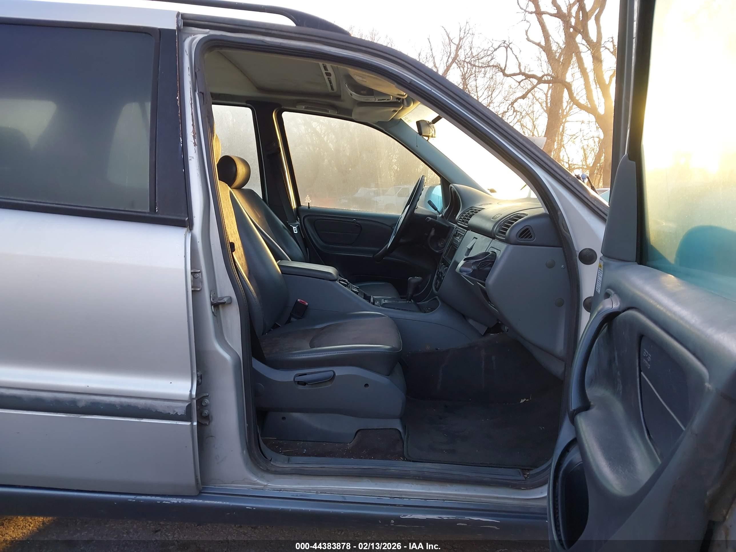 1999 Mercedes-benz Ml 320   Серебряный vin: 4JGAB54E8XA078625