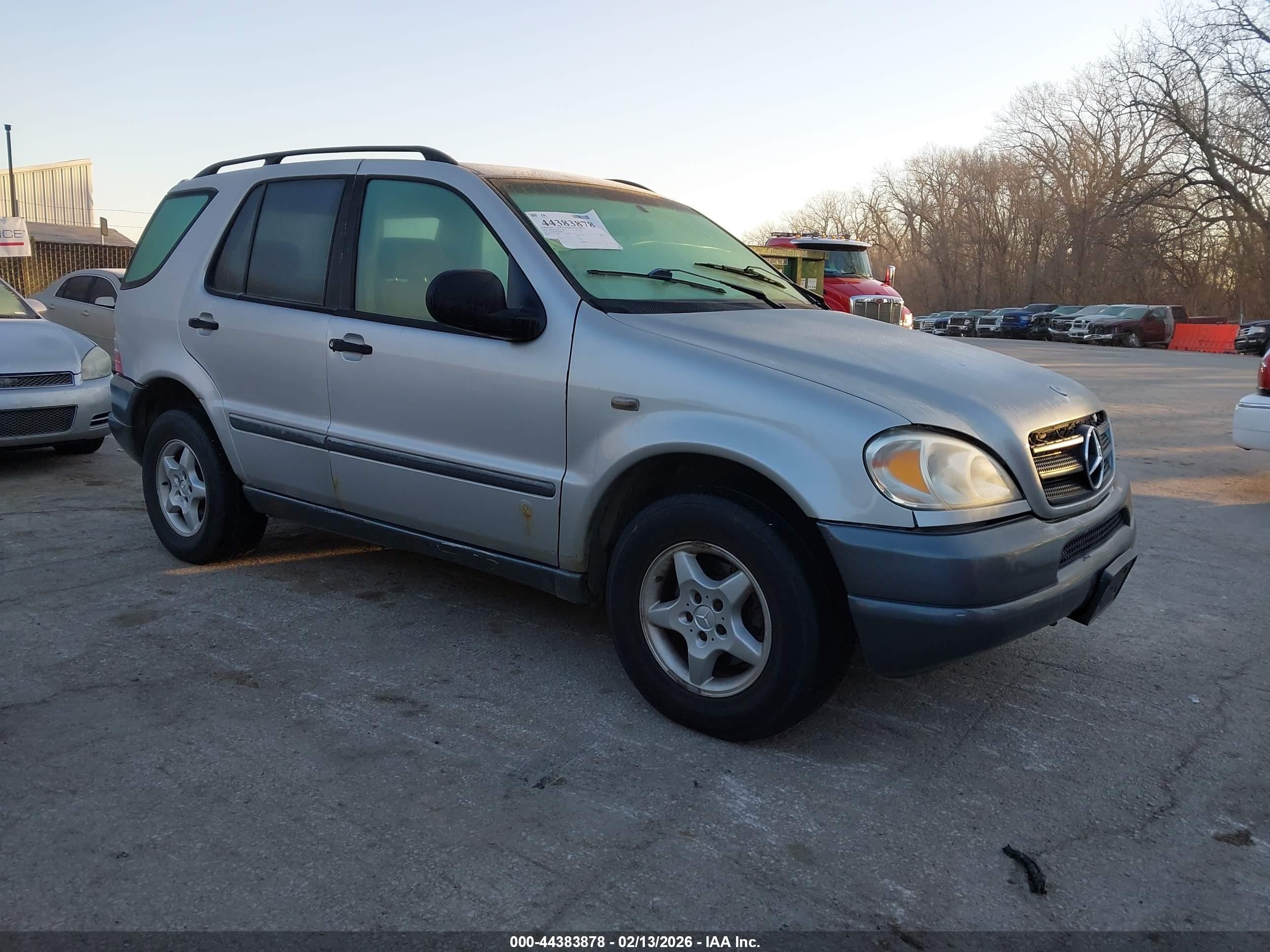 1999 Mercedes-benz Ml 320   Серебряный vin: 4JGAB54E8XA078625