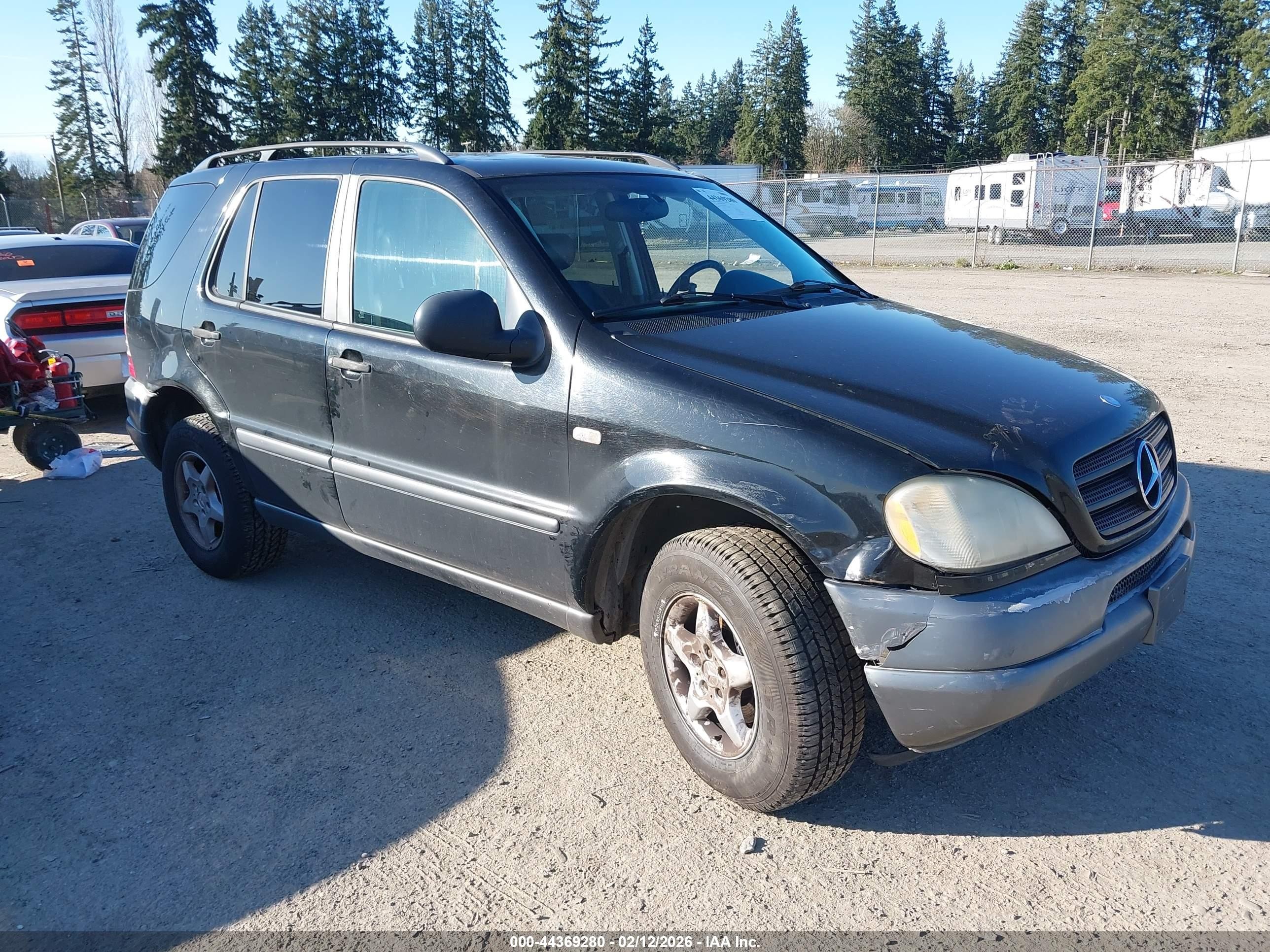 1999 Mercedes-benz Ml 320   Черный vin: 4JGAB54E8XA120503