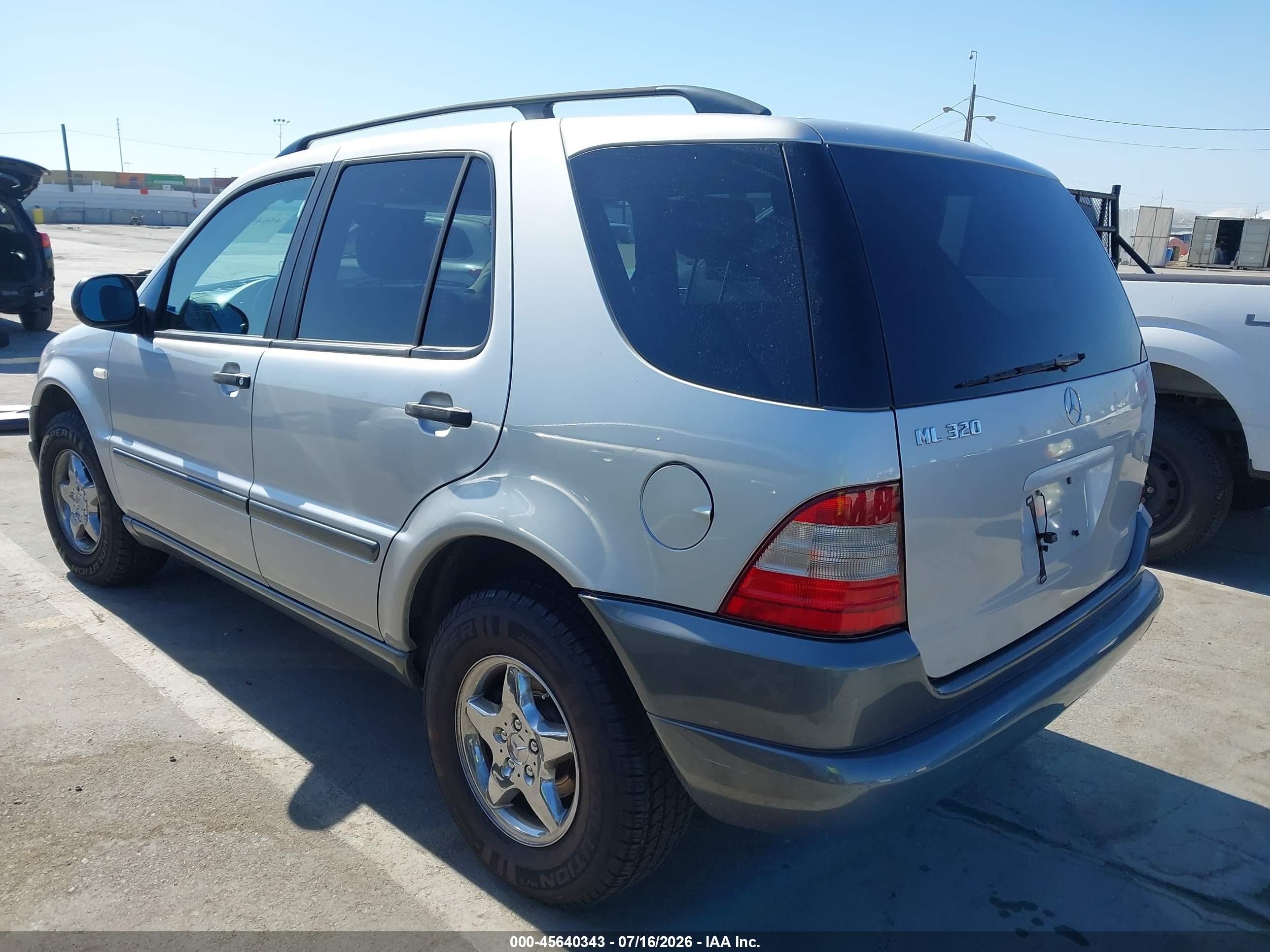1999 Mercedes-benz Ml 320   Silver vin: 4JGAB54E8XA144591
