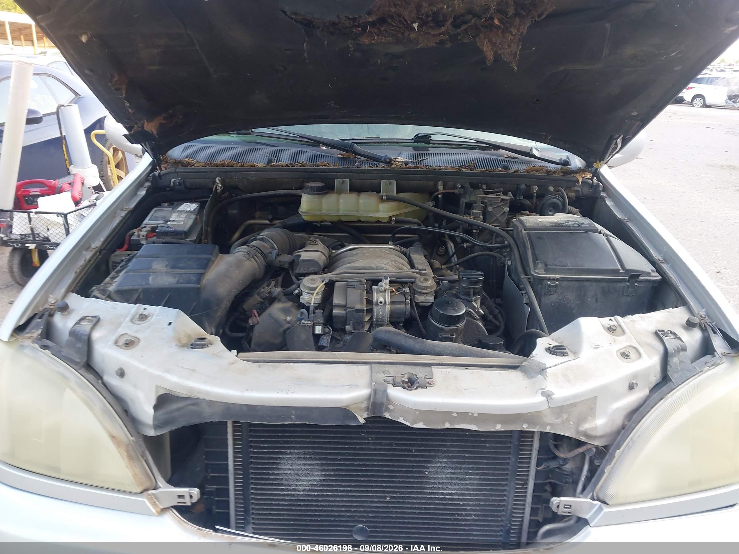 2000 Mercedes-benz Ml 320   Silver vin: 4JGAB54E8YA189919