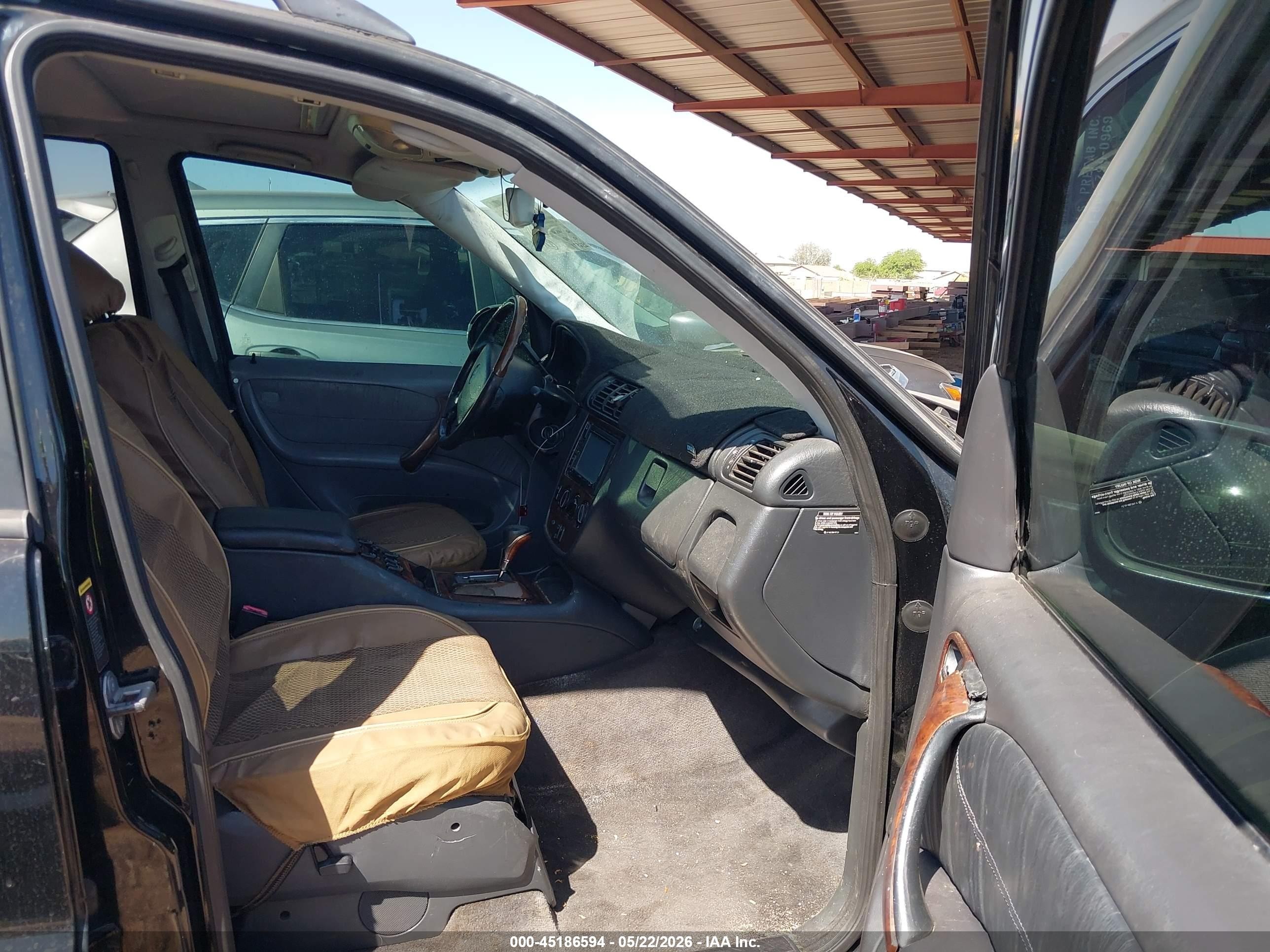 2001 Mercedes-benz Ml 320   Black vin: 4JGAB54E91A288139