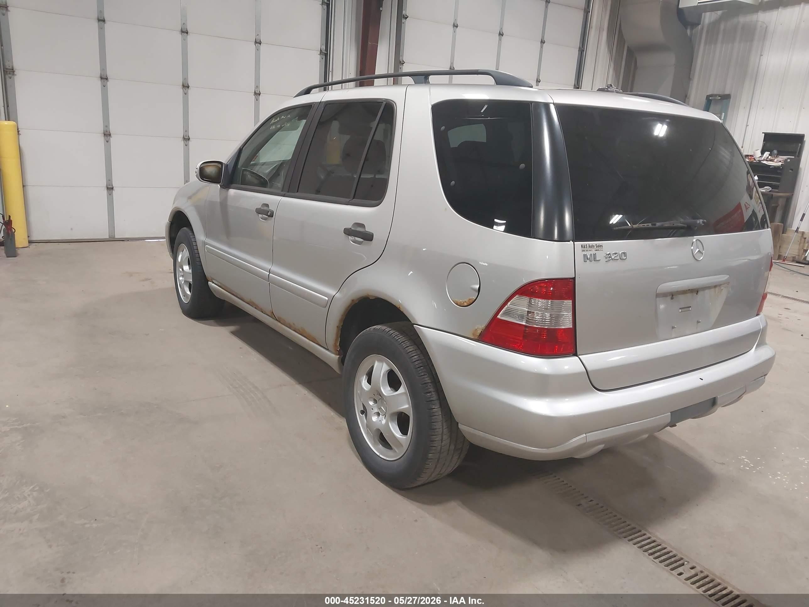 2002 Mercedes-benz Ml 320   Silver vin: 4JGAB54E92A326079