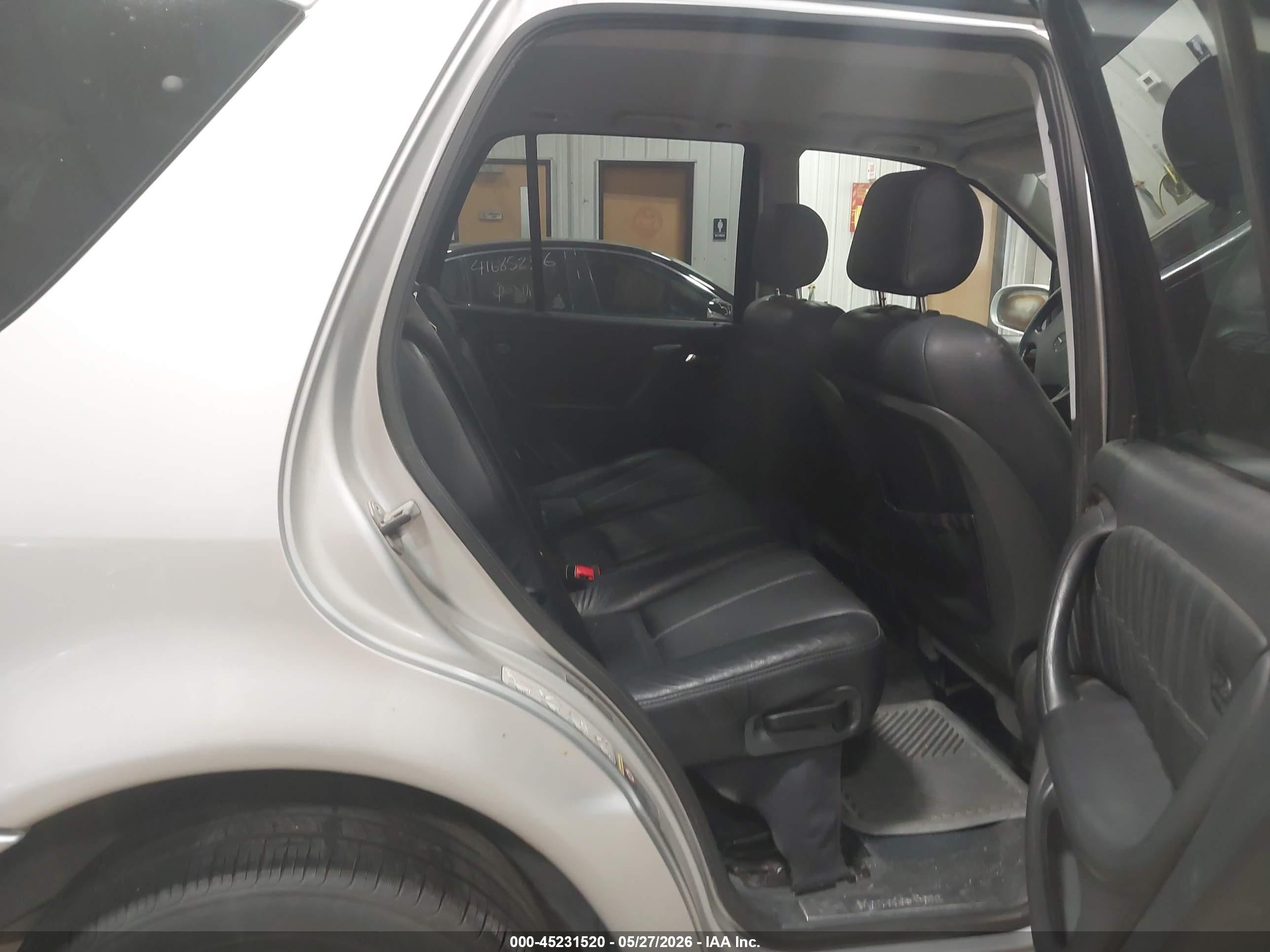 2002 Mercedes-benz Ml 320   Silver vin: 4JGAB54E92A326079