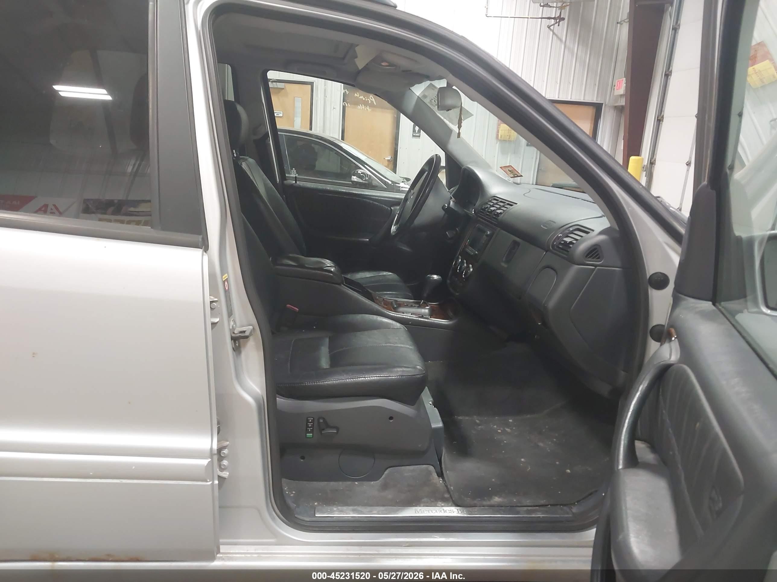 2002 Mercedes-benz Ml 320   Silver vin: 4JGAB54E92A326079