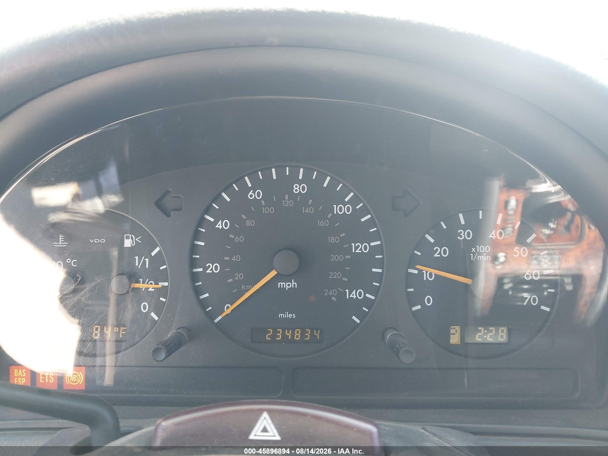 2002 Mercedes-benz Ml 320   Silver vin: 4JGAB54E92A354299