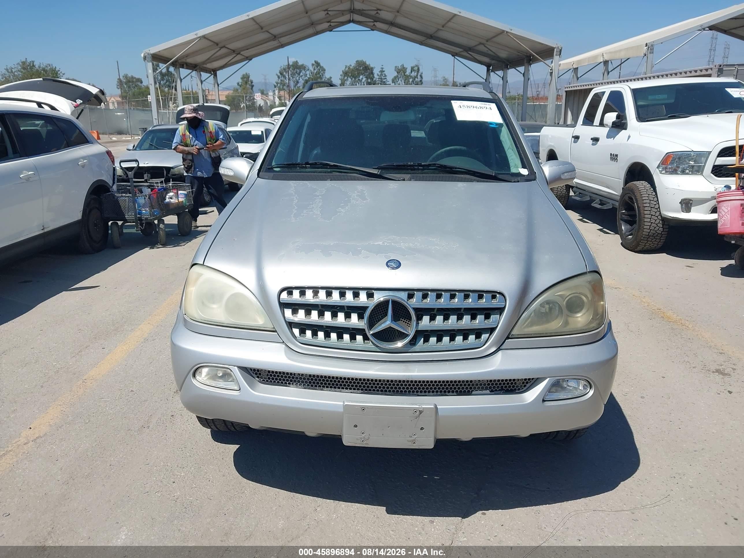 2002 Mercedes-benz Ml 320   Silver vin: 4JGAB54E92A354299