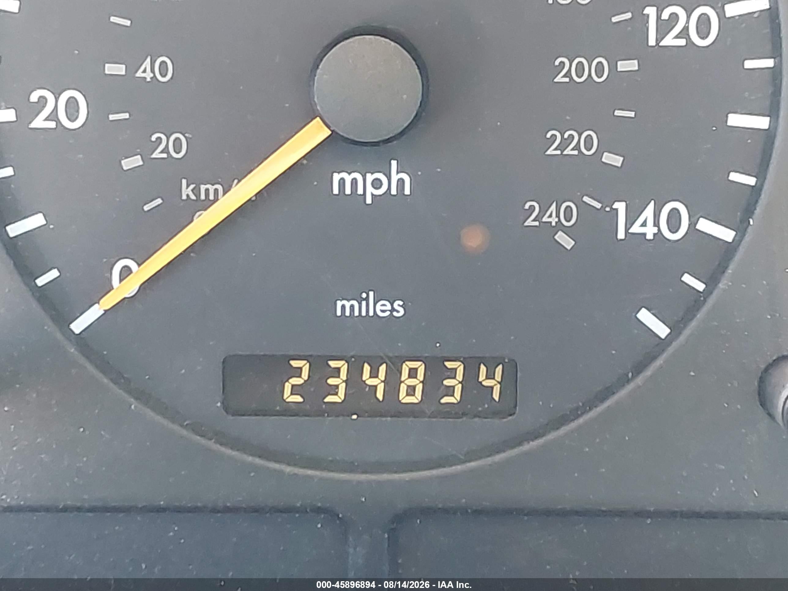 2002 Mercedes-benz Ml 320   Silver vin: 4JGAB54E92A354299