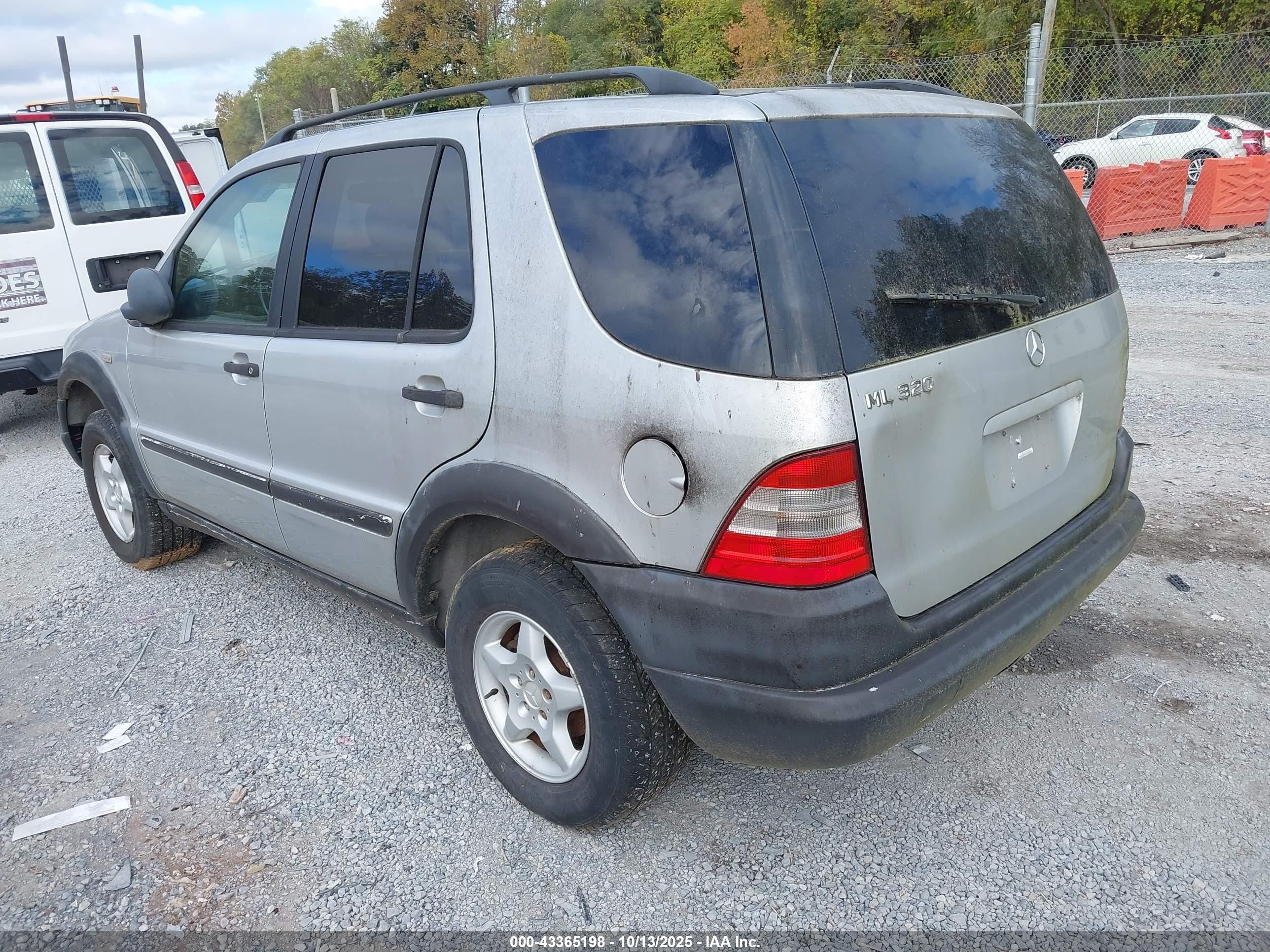 1998 Mercedes-benz Ml 320 Classic Серебряный vin: 4JGAB54E9WA044658