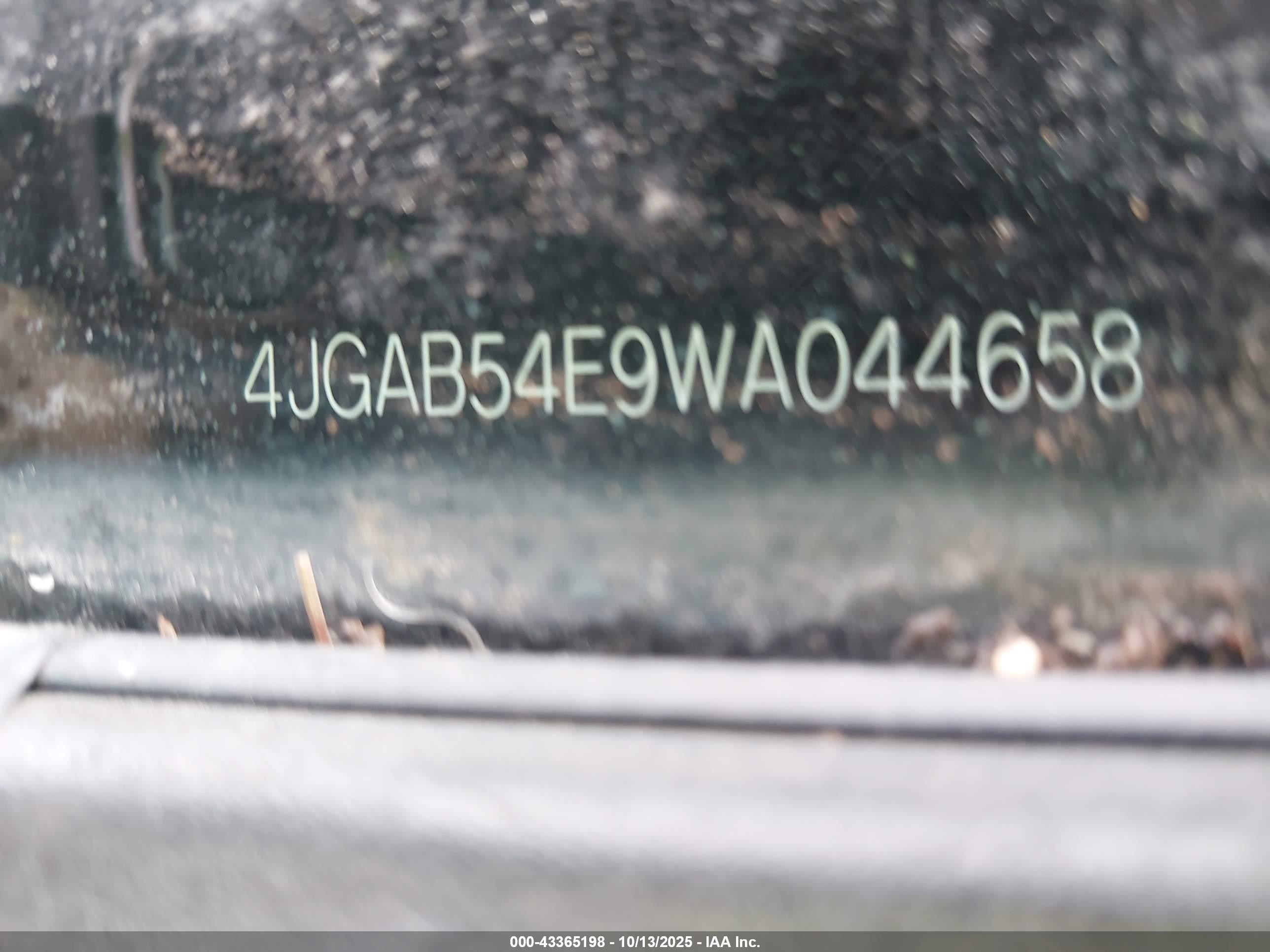 1998 Mercedes-benz Ml 320 Classic Серебряный vin: 4JGAB54E9WA044658