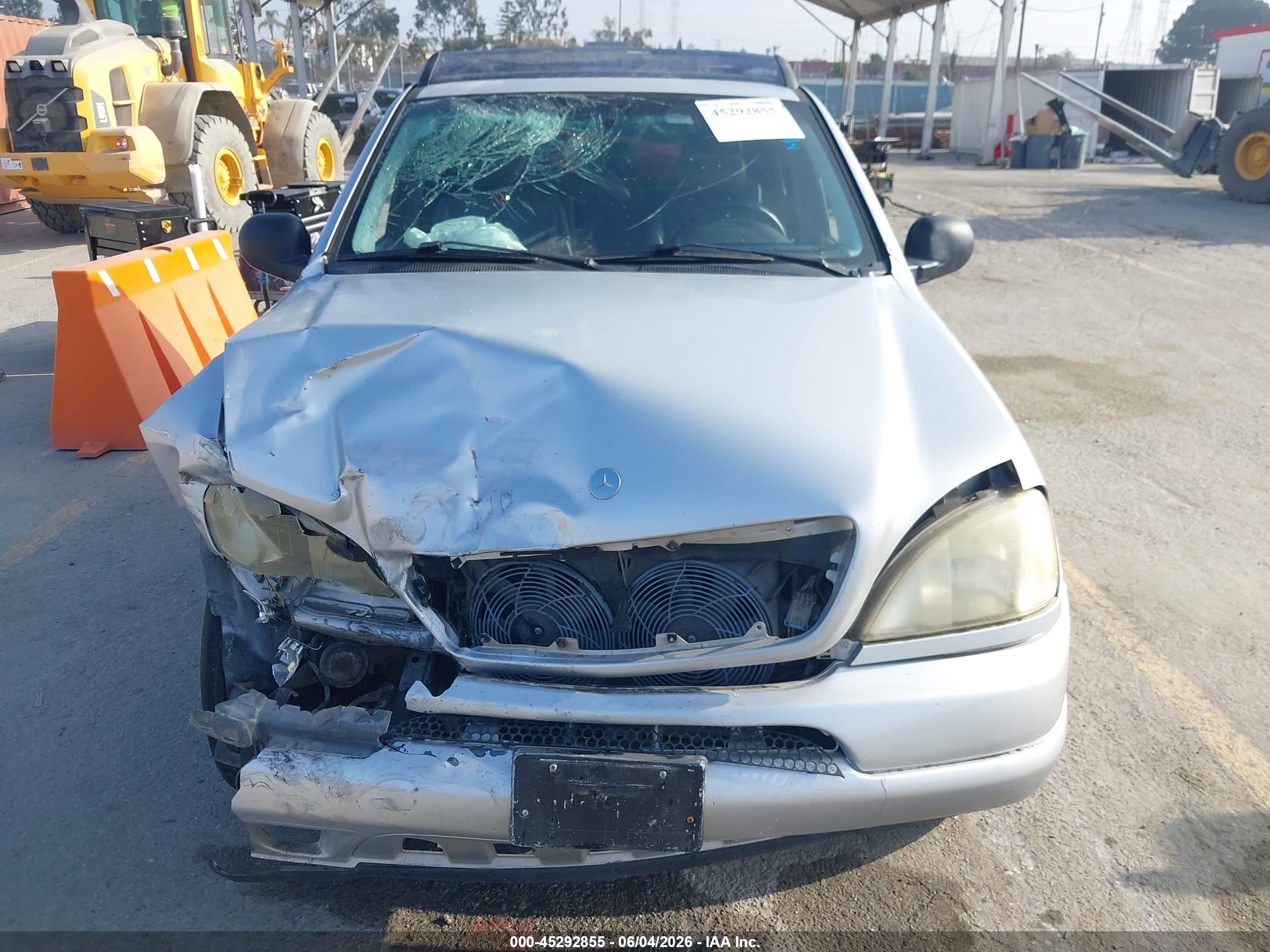 1999 Mercedes-benz Ml 320   Silver vin: 4JGAB54E9XA083364