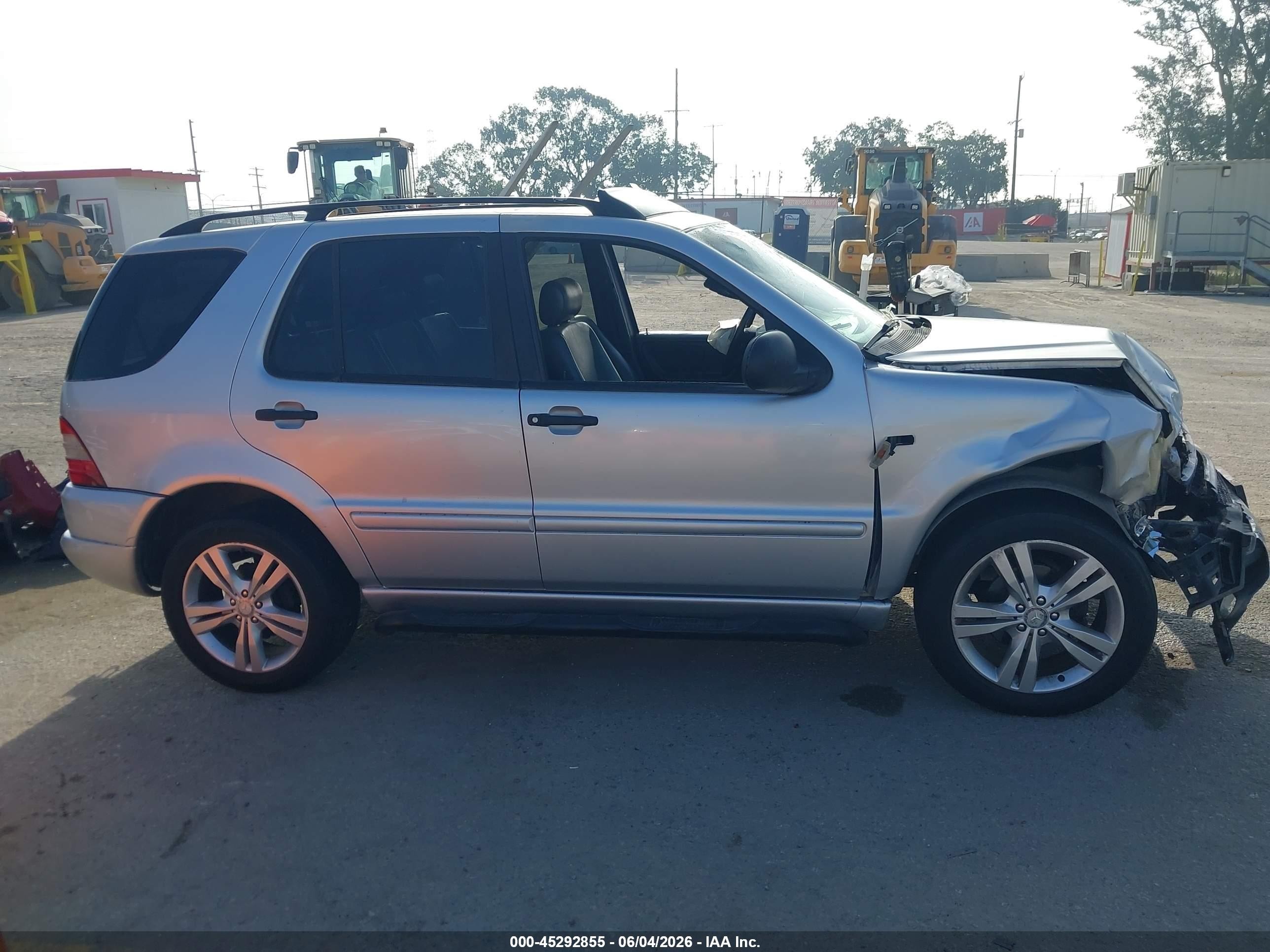 1999 Mercedes-benz Ml 320   Silver vin: 4JGAB54E9XA083364