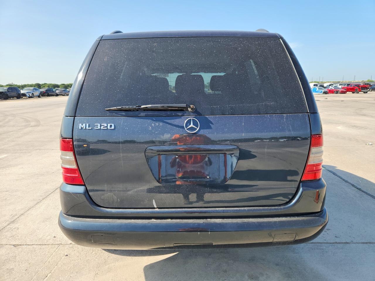 2000 Mercedes-benz Ml 320 Blue vin: 4JGAB54E9YA174586
