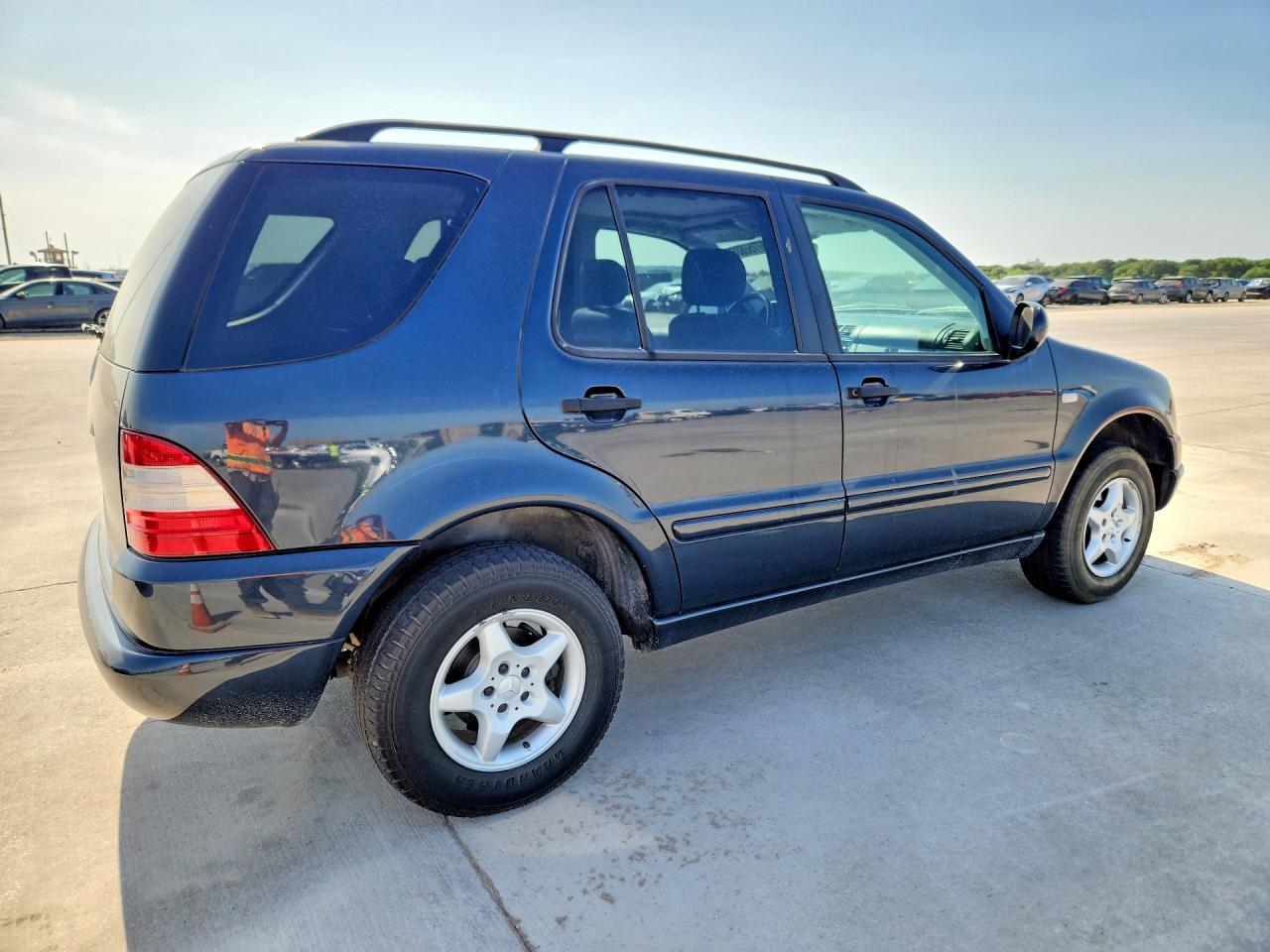 2000 Mercedes-benz Ml 320 Blue vin: 4JGAB54E9YA174586