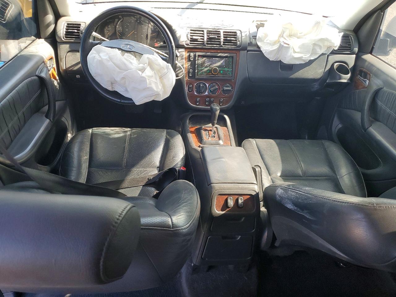 2000 Mercedes-benz Ml 320 Black vin: 4JGAB54E9YA204119