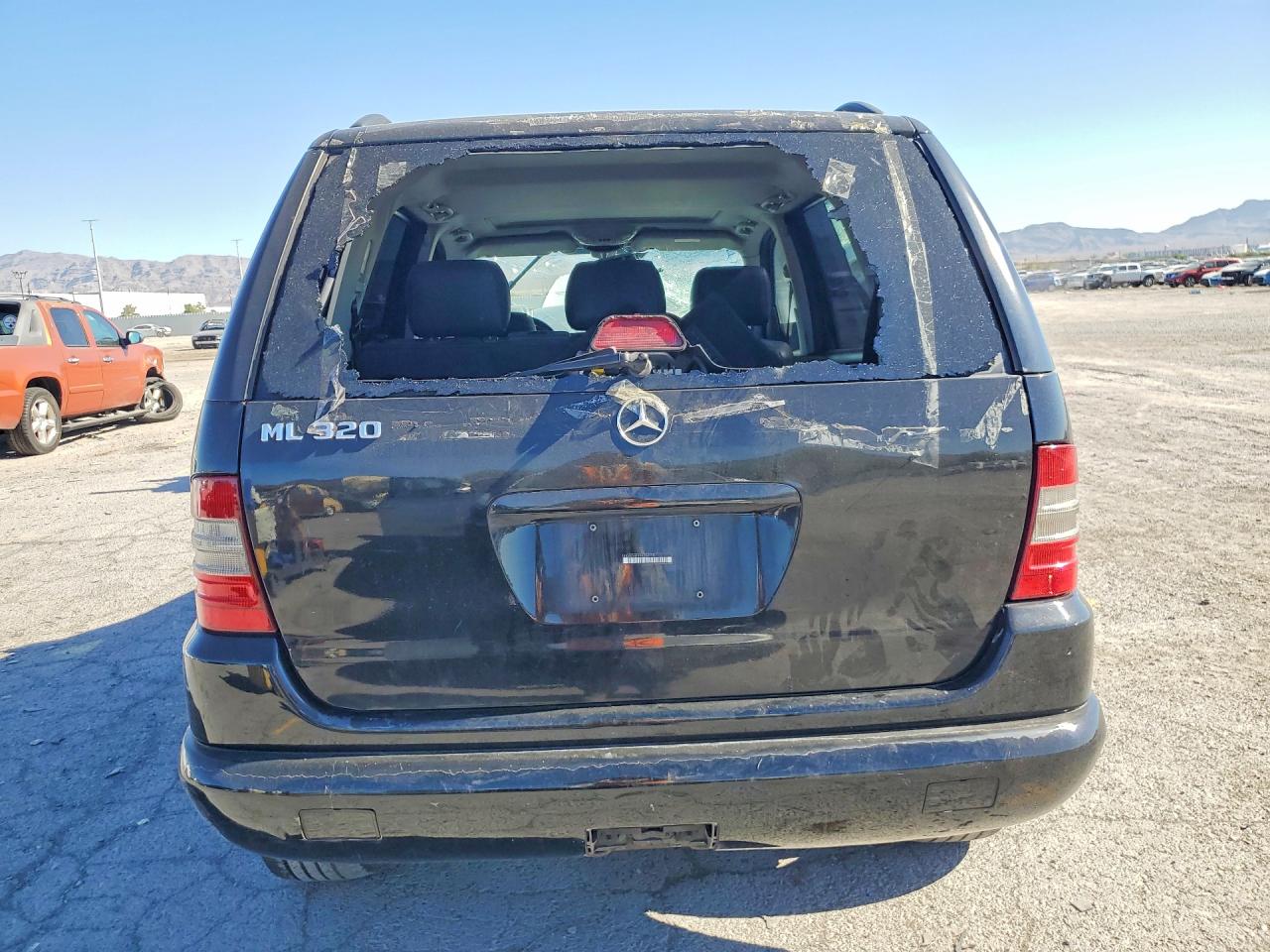 2000 Mercedes-benz Ml 320 Black vin: 4JGAB54E9YA204119