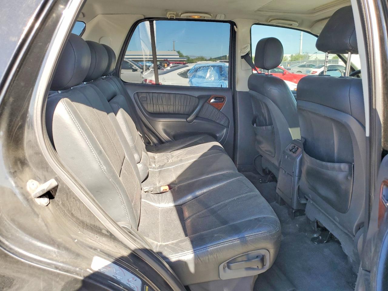 2000 Mercedes-benz Ml 320 Black vin: 4JGAB54E9YA204119