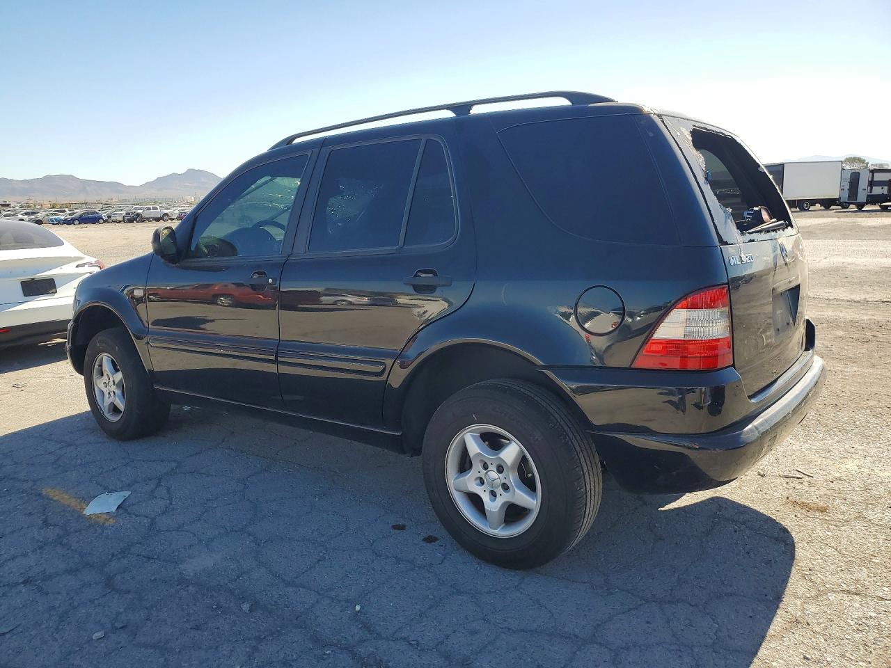 2000 Mercedes-benz Ml 320 Black vin: 4JGAB54E9YA204119