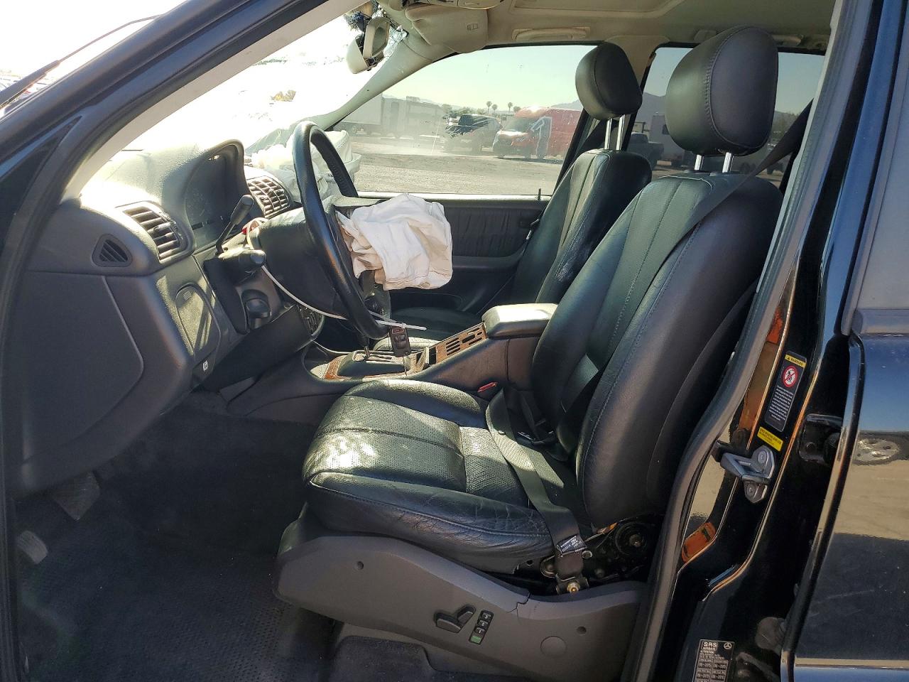 2000 Mercedes-benz Ml 320 Black vin: 4JGAB54E9YA204119