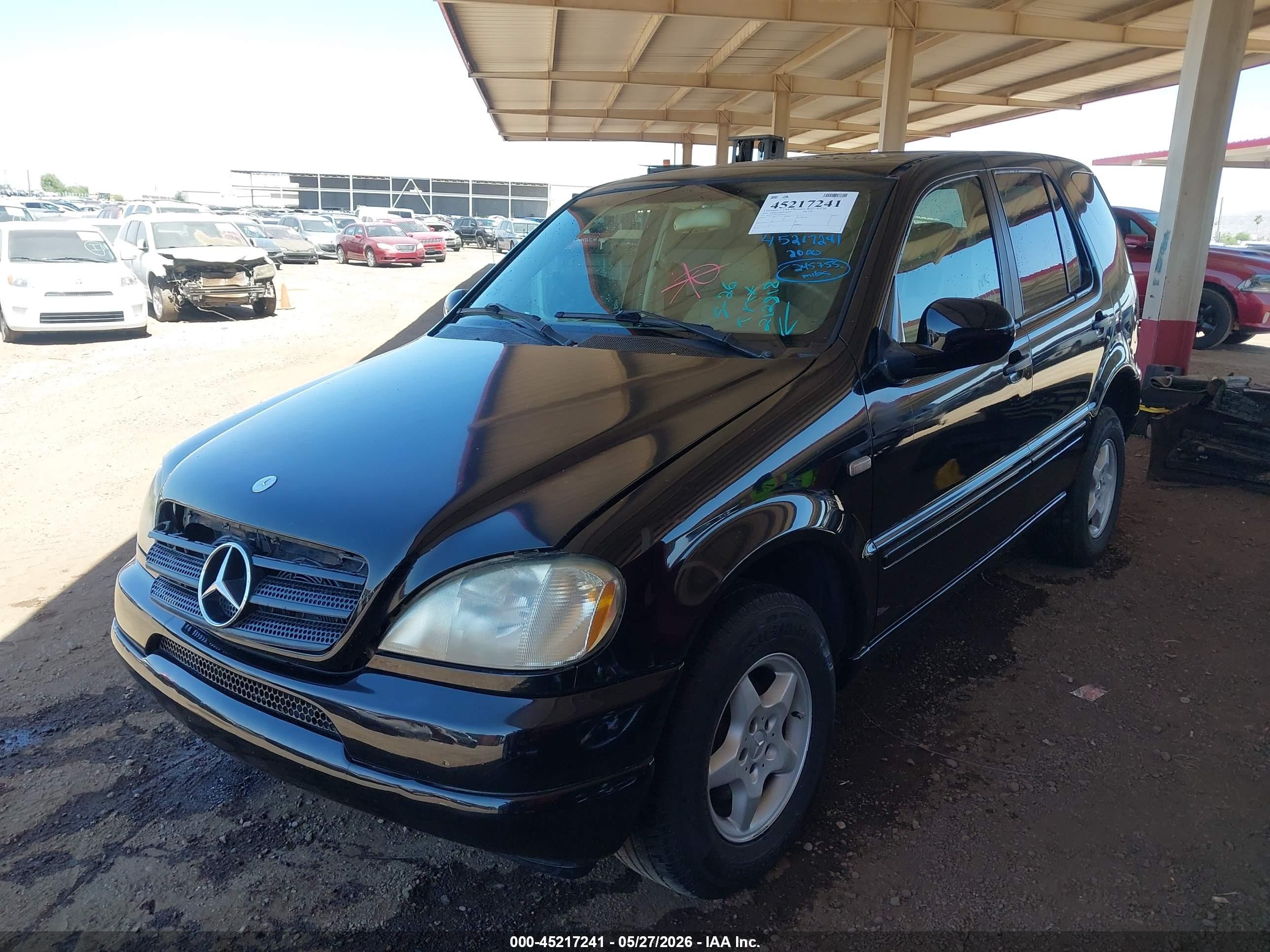 2000 Mercedes-benz Ml 320   Black vin: 4JGAB54E9YA212818