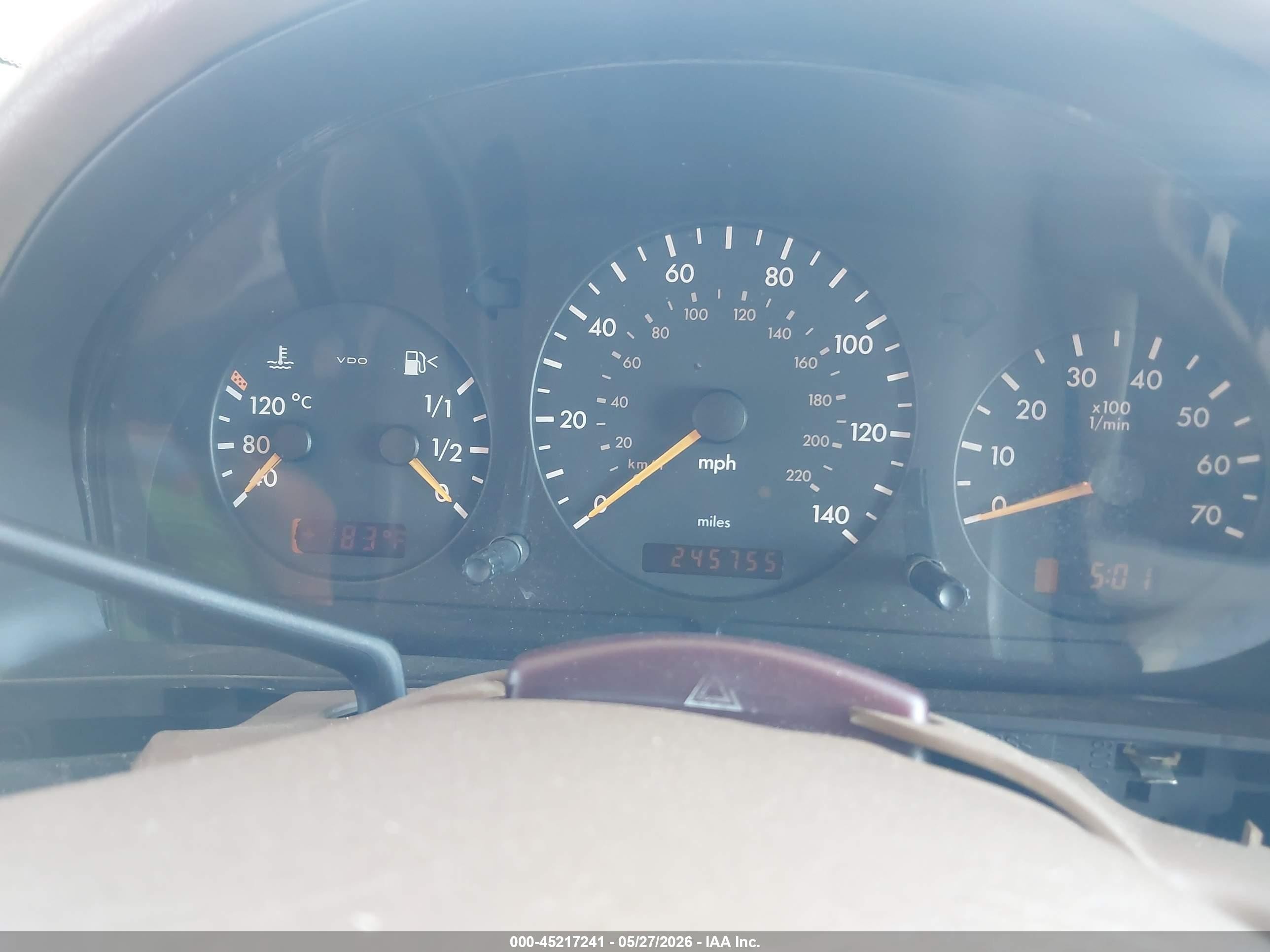 2000 Mercedes-benz Ml 320   Black vin: 4JGAB54E9YA212818