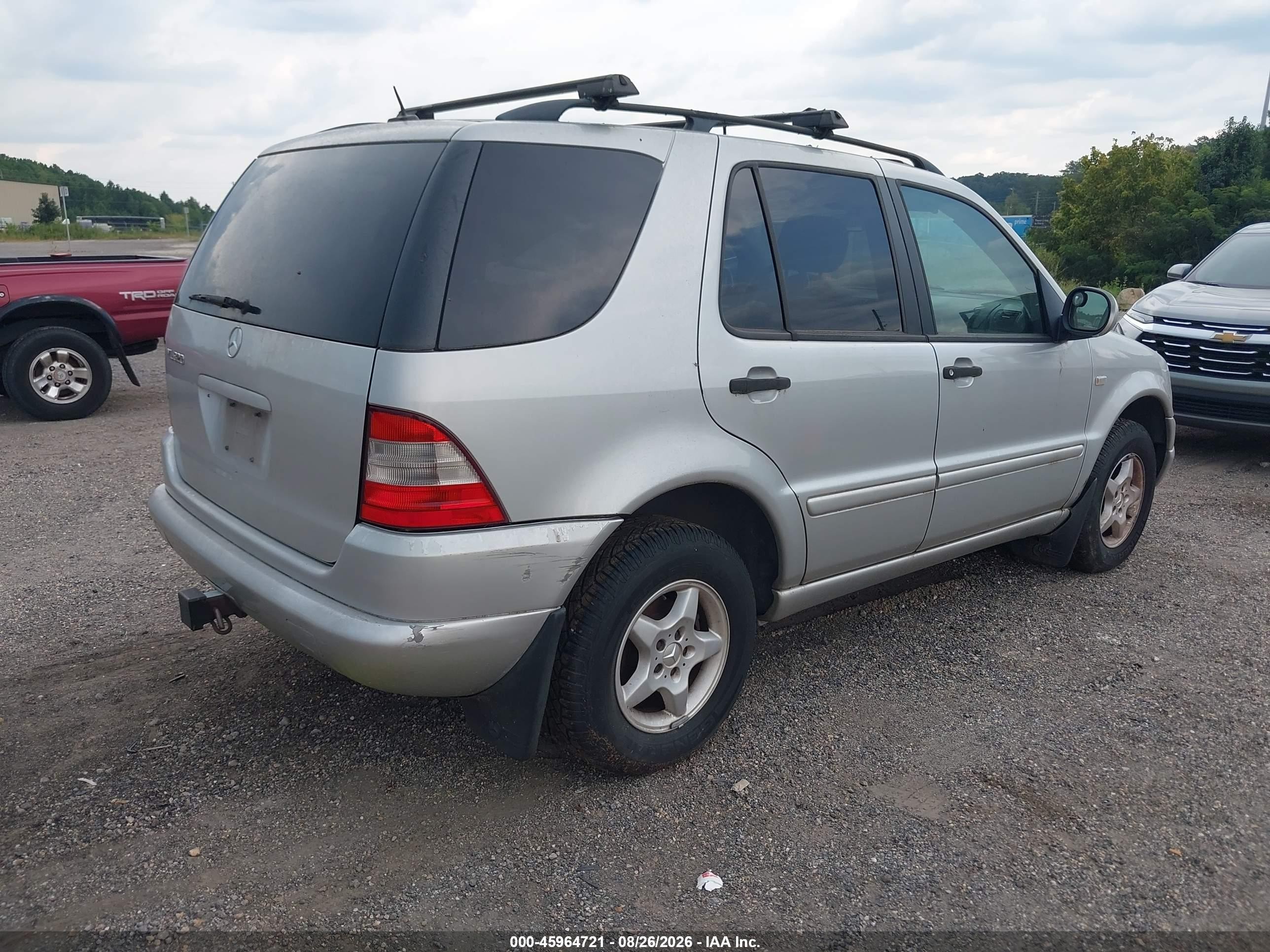 2001 Mercedes-benz Ml 320   Silver vin: 4JGAB54EX1A252363