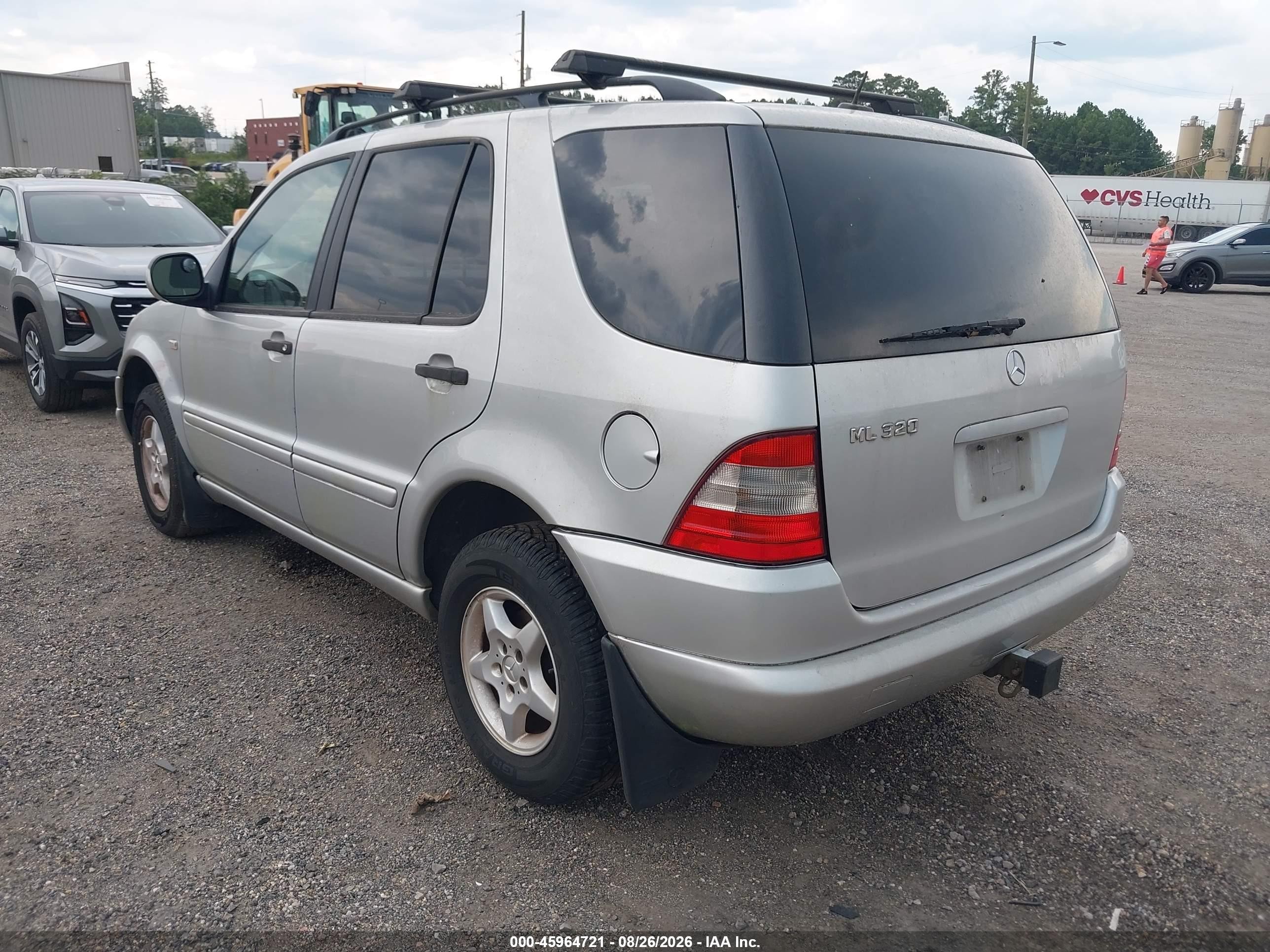 2001 Mercedes-benz Ml 320   Silver vin: 4JGAB54EX1A252363