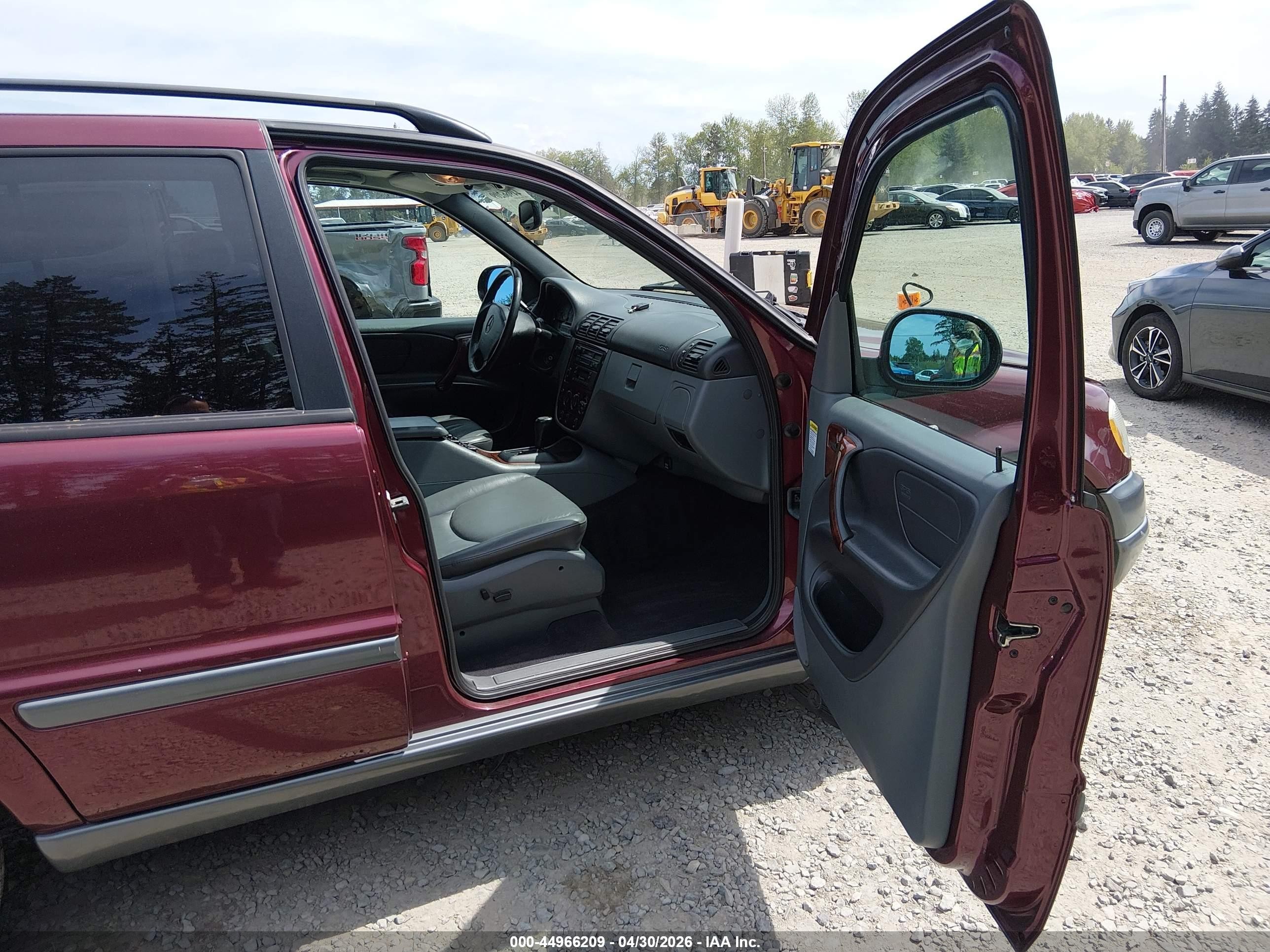 1998 Mercedes-benz Ml 320 Classic Red vin: 4JGAB54EXWA012401
