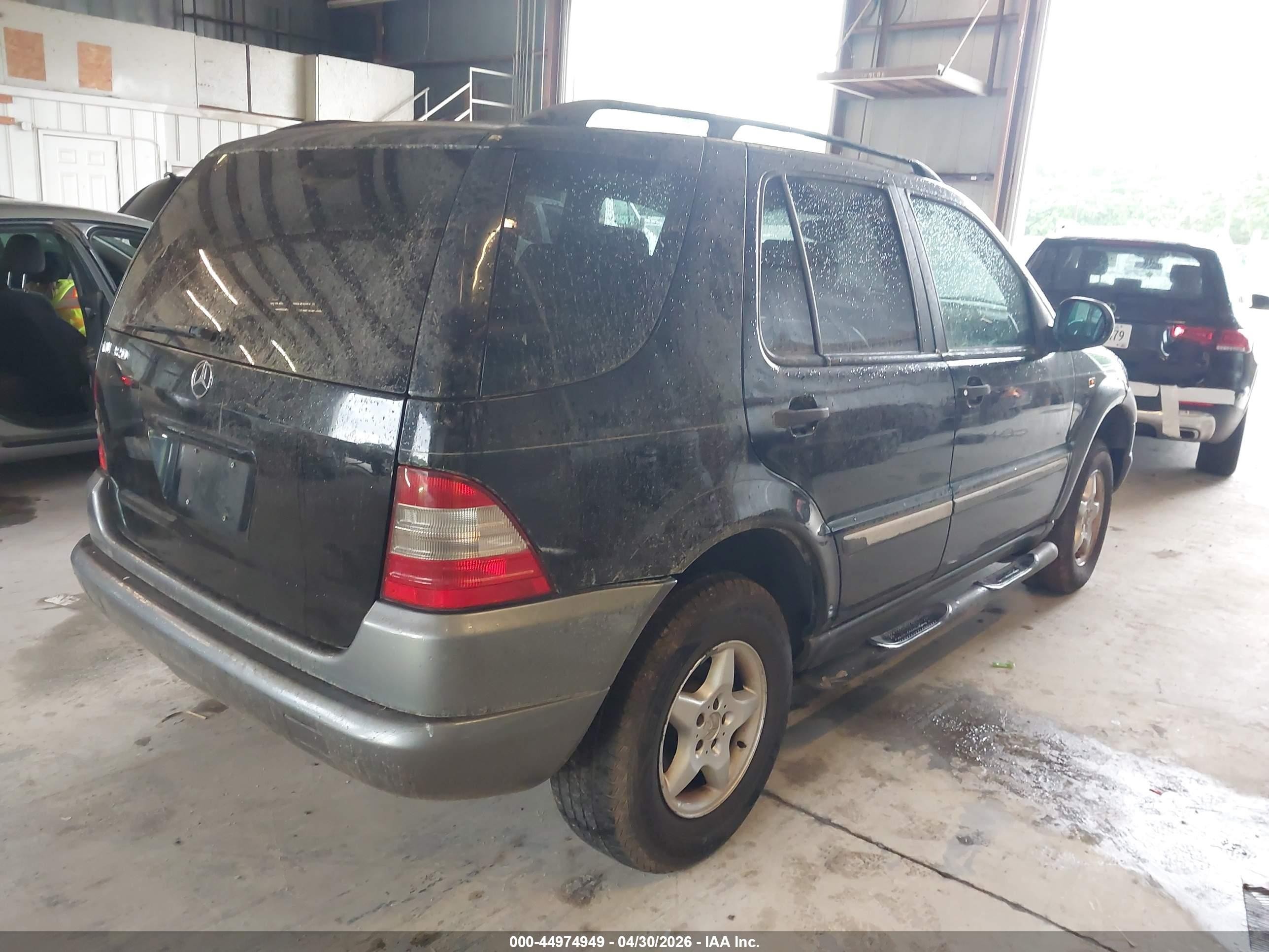 1998 Mercedes-benz Ml 320 Classic Black vin: 4JGAB54EXWA016819