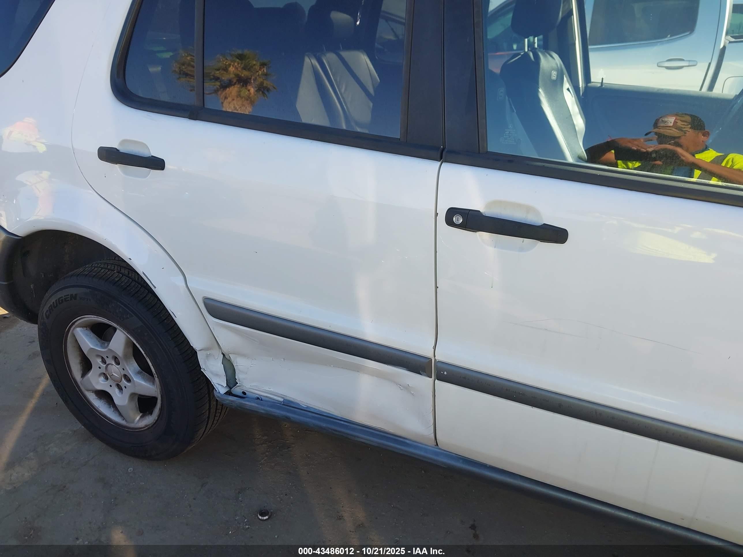 1999 Mercedes-benz Ml 320 White vin: 4JGAB54EXXA133883