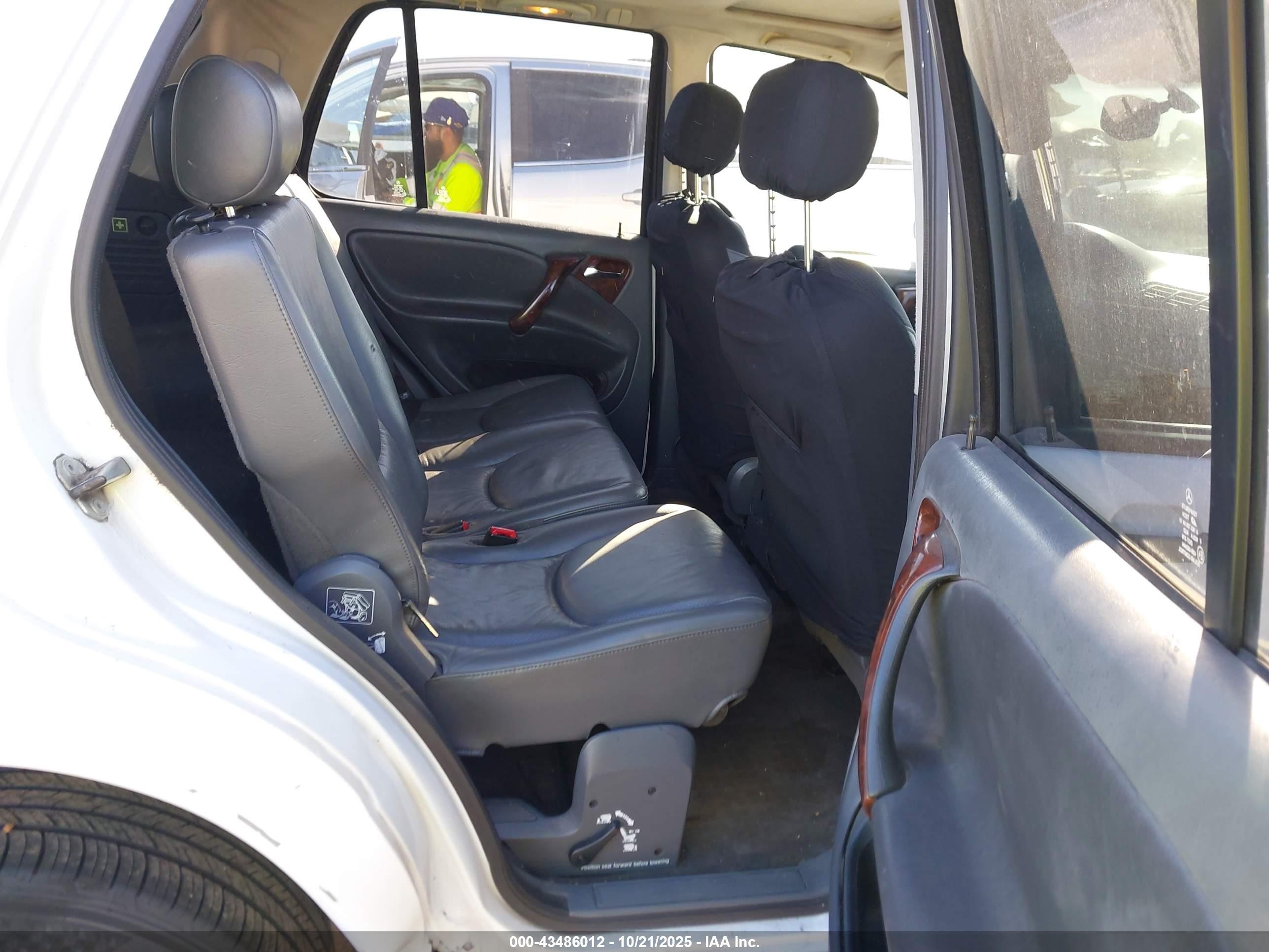 1999 Mercedes-benz Ml 320 White vin: 4JGAB54EXXA133883