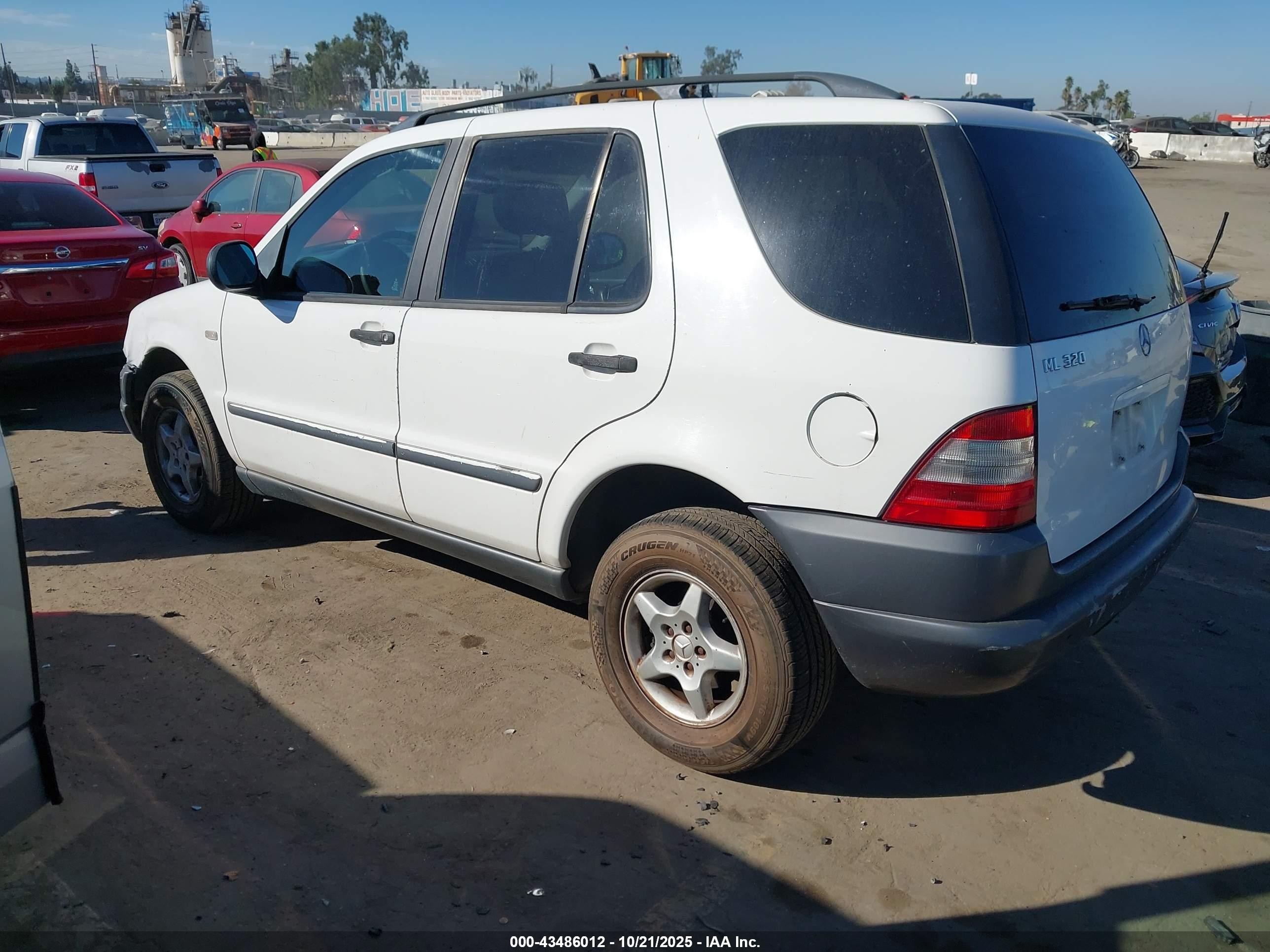 1999 Mercedes-benz Ml 320 White vin: 4JGAB54EXXA133883