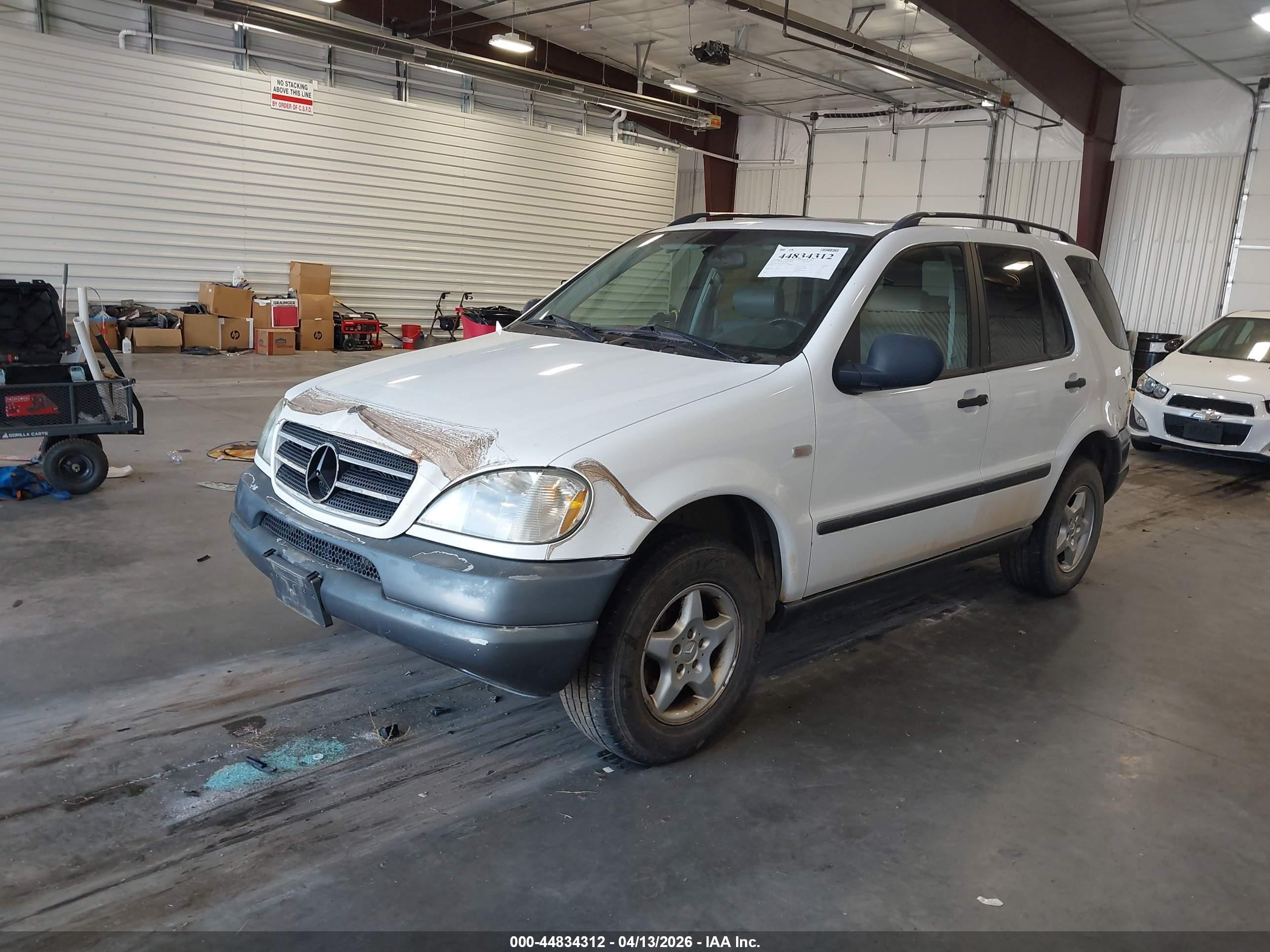 1999 Mercedes-benz Ml 320   Белый vin: 4JGAB54EXXA142549