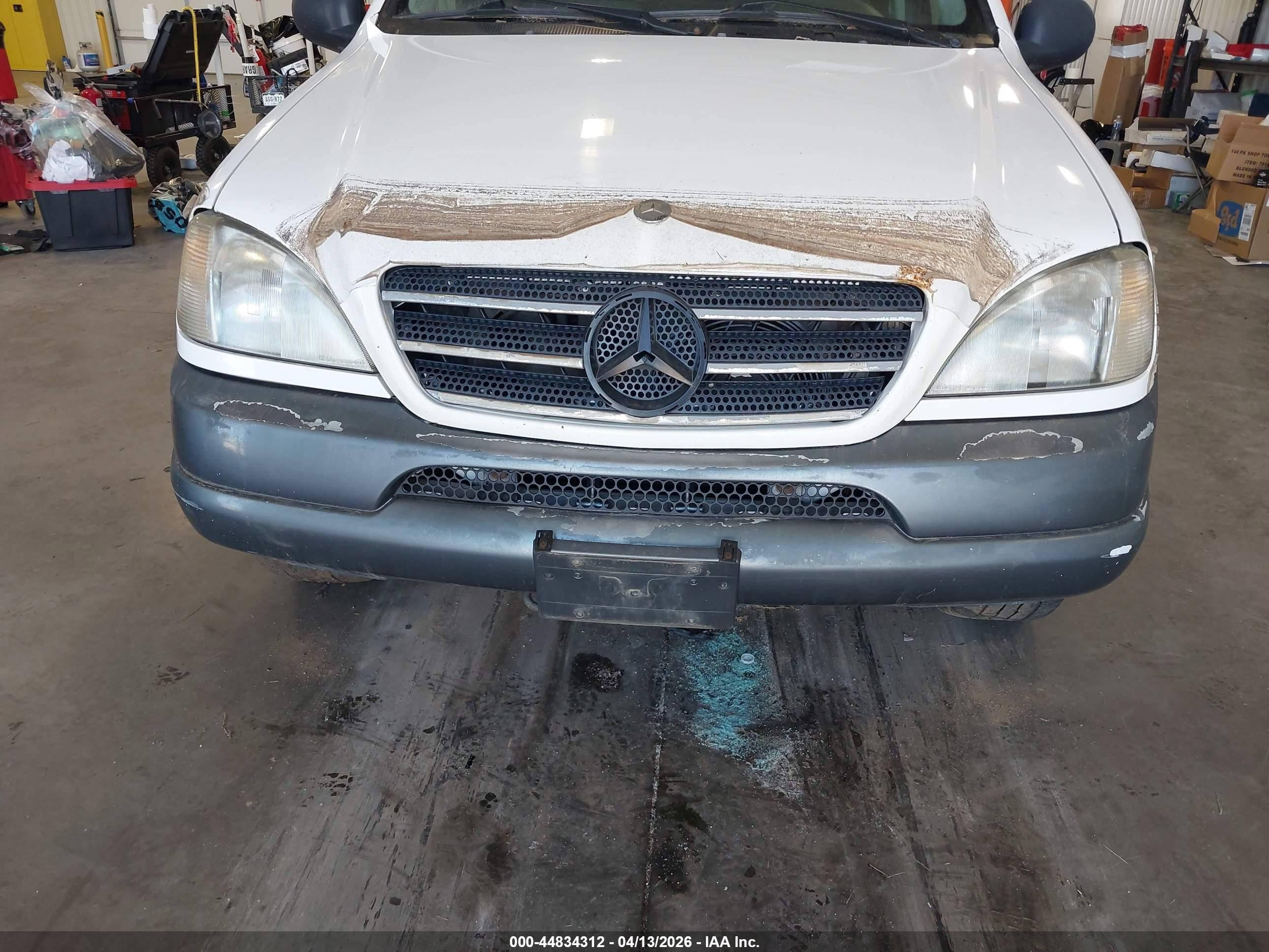 1999 Mercedes-benz Ml 320   Белый vin: 4JGAB54EXXA142549