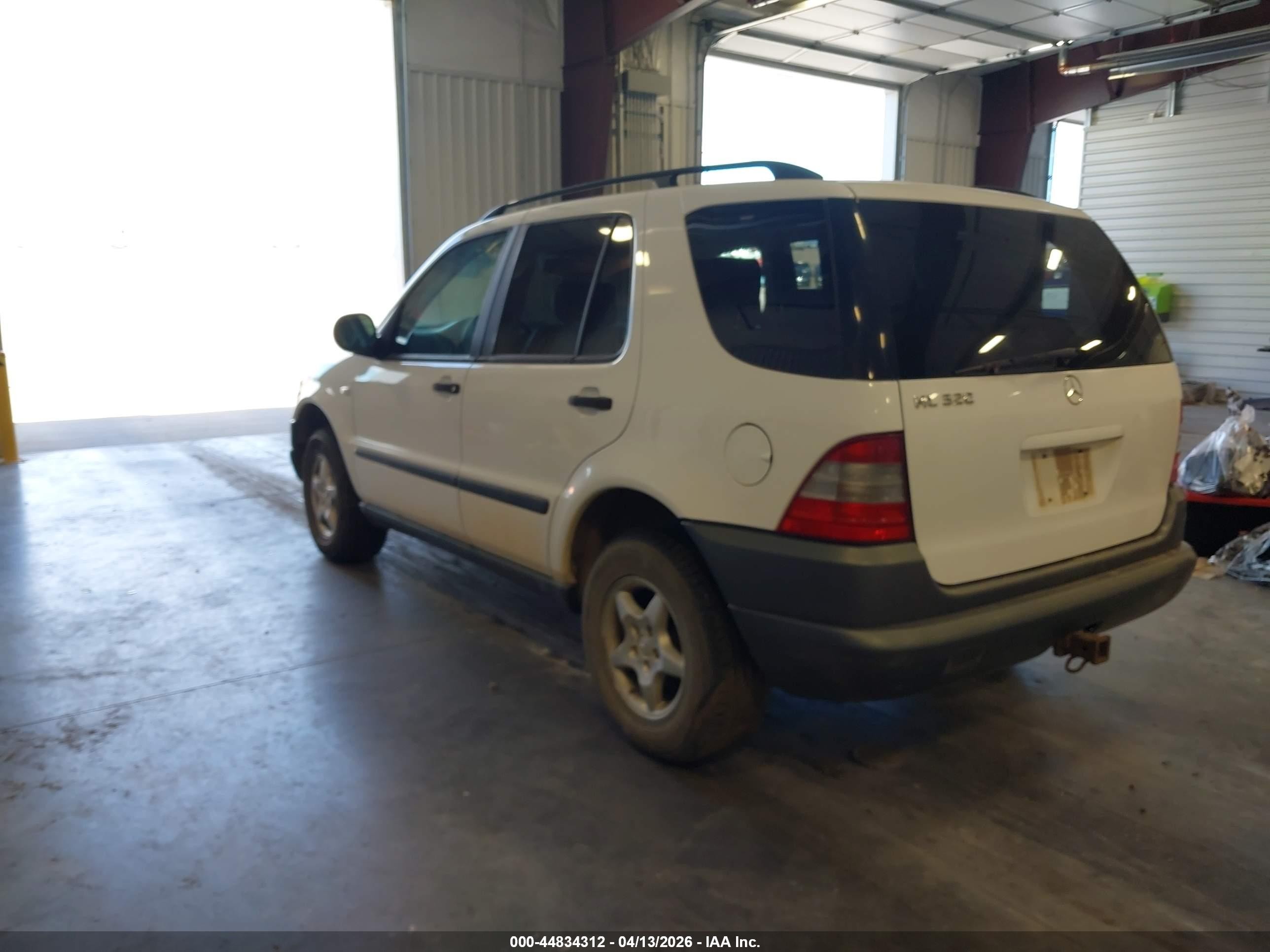 1999 Mercedes-benz Ml 320   Белый vin: 4JGAB54EXXA142549