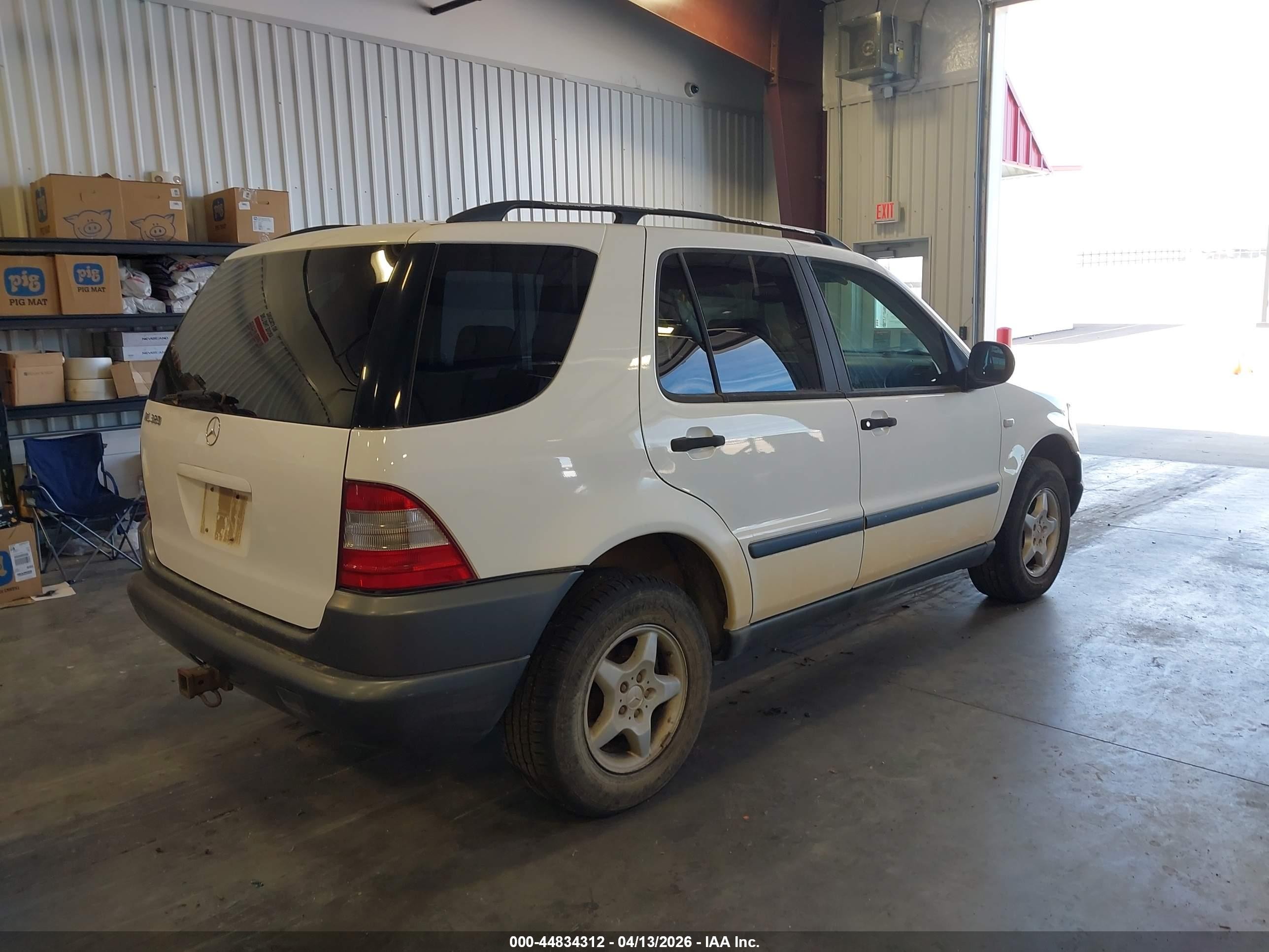 1999 Mercedes-benz Ml 320   Белый vin: 4JGAB54EXXA142549