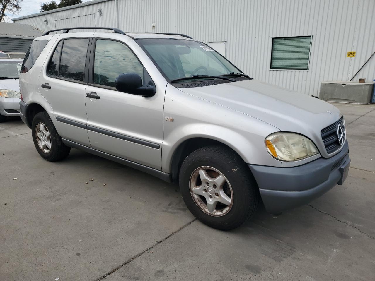 1999 Mercedes-benz Ml 320 Silver vin: 4JGAB54EXXA144608