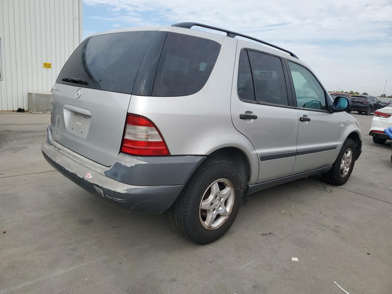1999 Mercedes-benz Ml 320 Silver vin: 4JGAB54EXXA144608