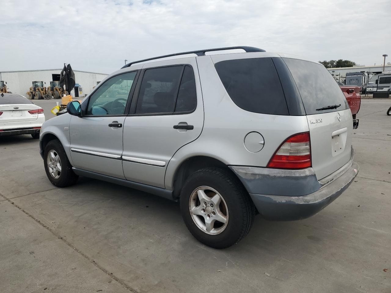 1999 Mercedes-benz Ml 320 Silver vin: 4JGAB54EXXA144608