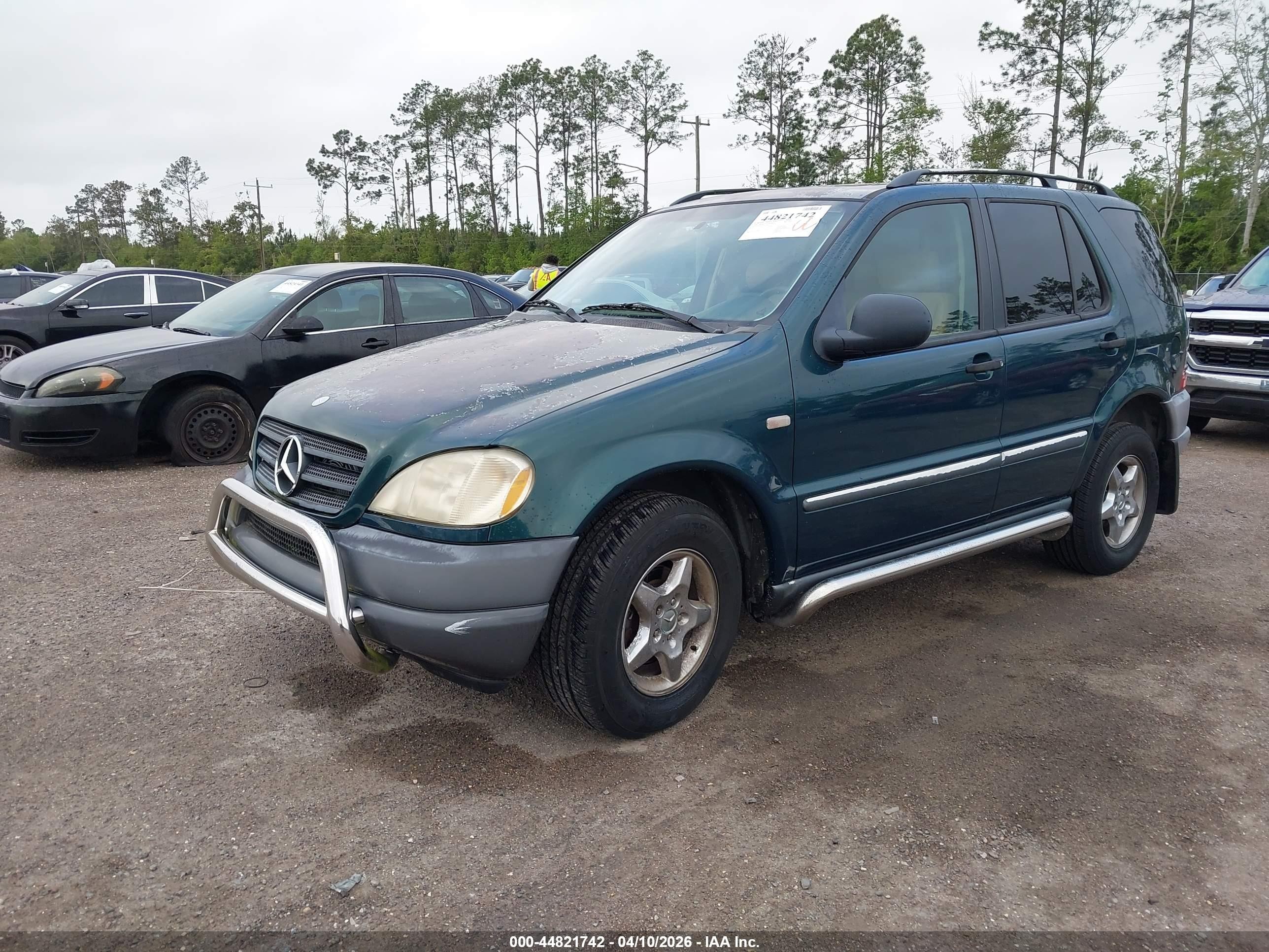 1999 Mercedes-benz Ml 320   Зеленый vin: 4JGAB54EXXA145015