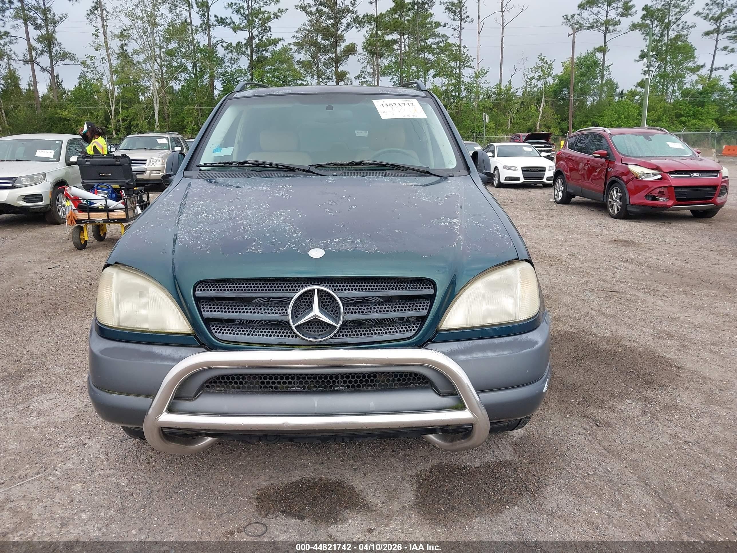 1999 Mercedes-benz Ml 320   Зеленый vin: 4JGAB54EXXA145015