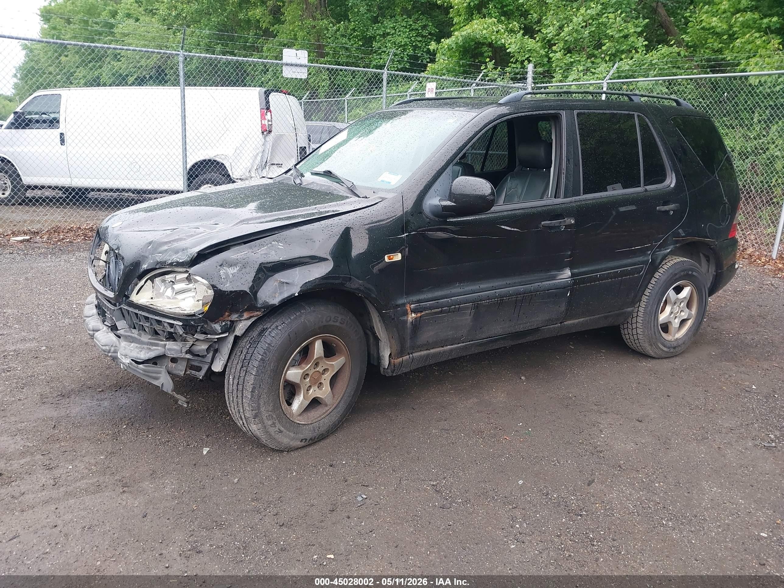 2000 Mercedes-benz Ml 320   Черный vin: 4JGAB54EXYA154539