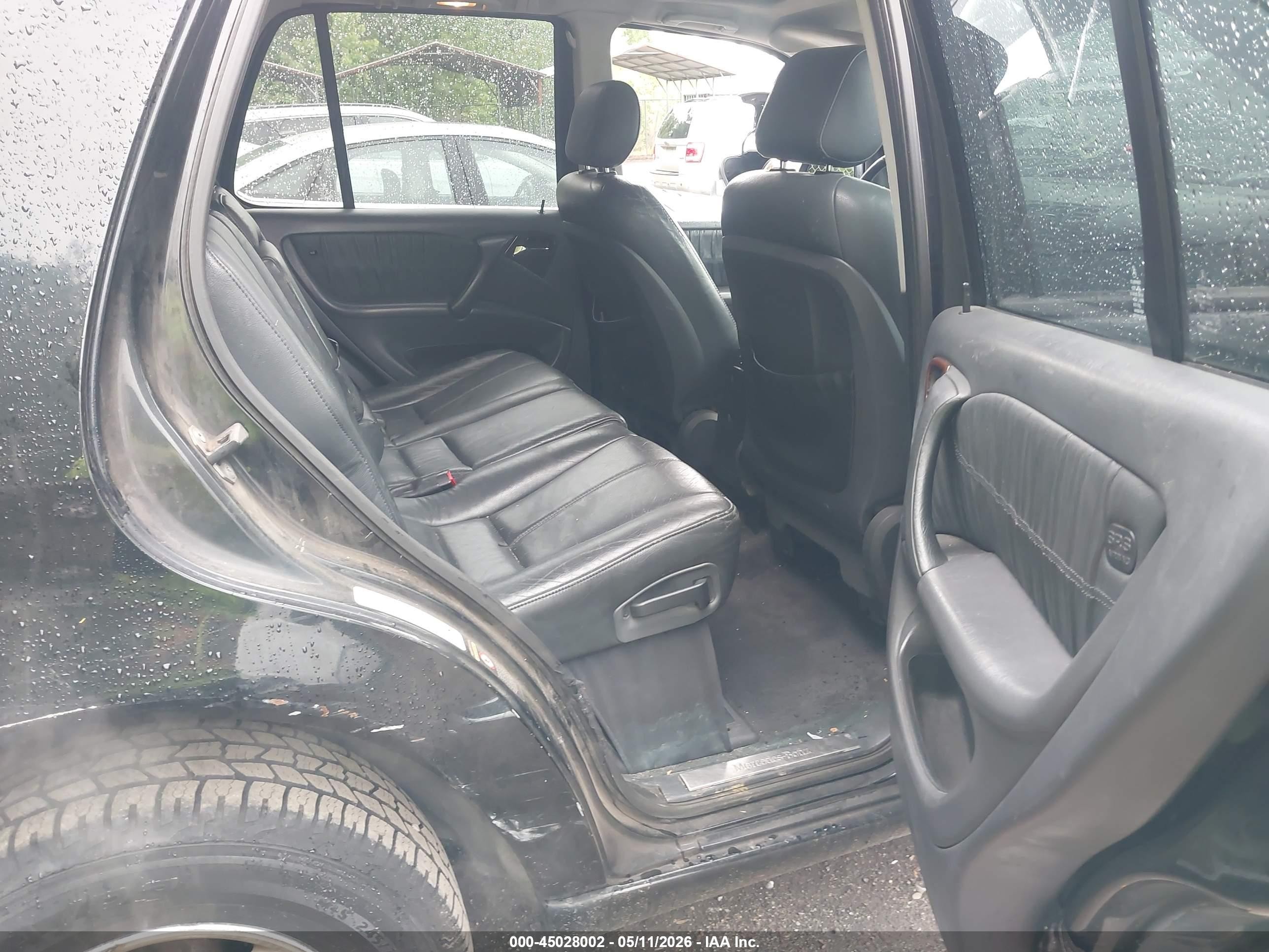 2000 Mercedes-benz Ml 320   Черный vin: 4JGAB54EXYA154539